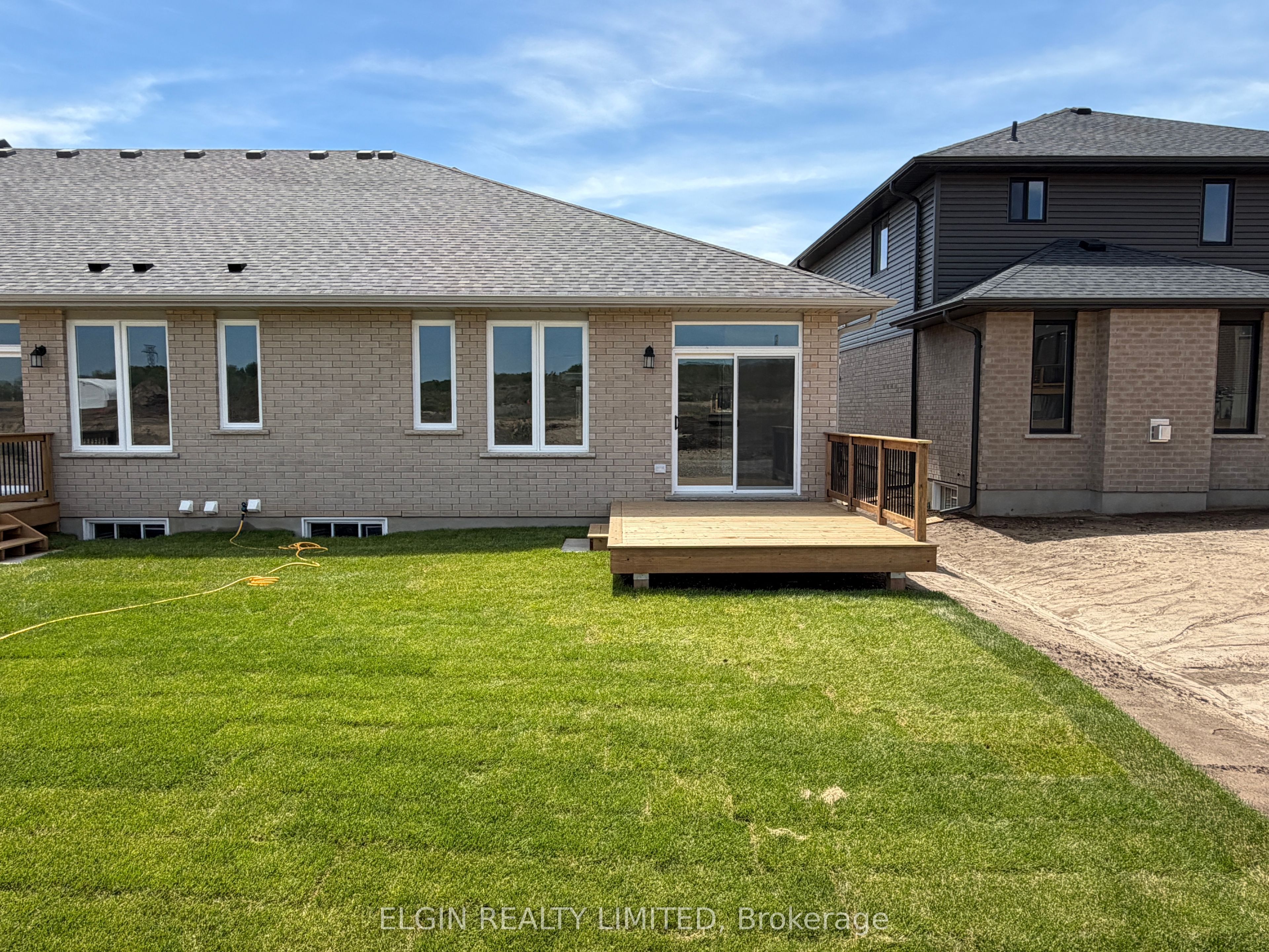 6 Finch Street, Tillsonburg, ON N4G 0L9 photo 3
