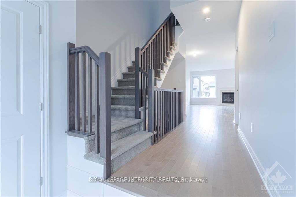 69 Finsbury Avenue, Stittsville - Munster - Richmond, ON K2S 2N8 photo 2