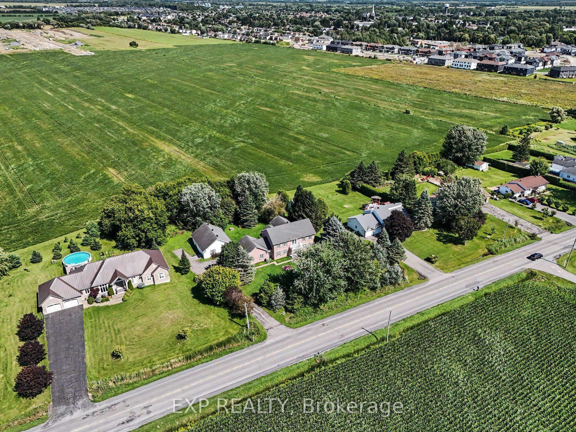 1007 St Pierre Road, Russell, ON K0A 1W0 photo 4