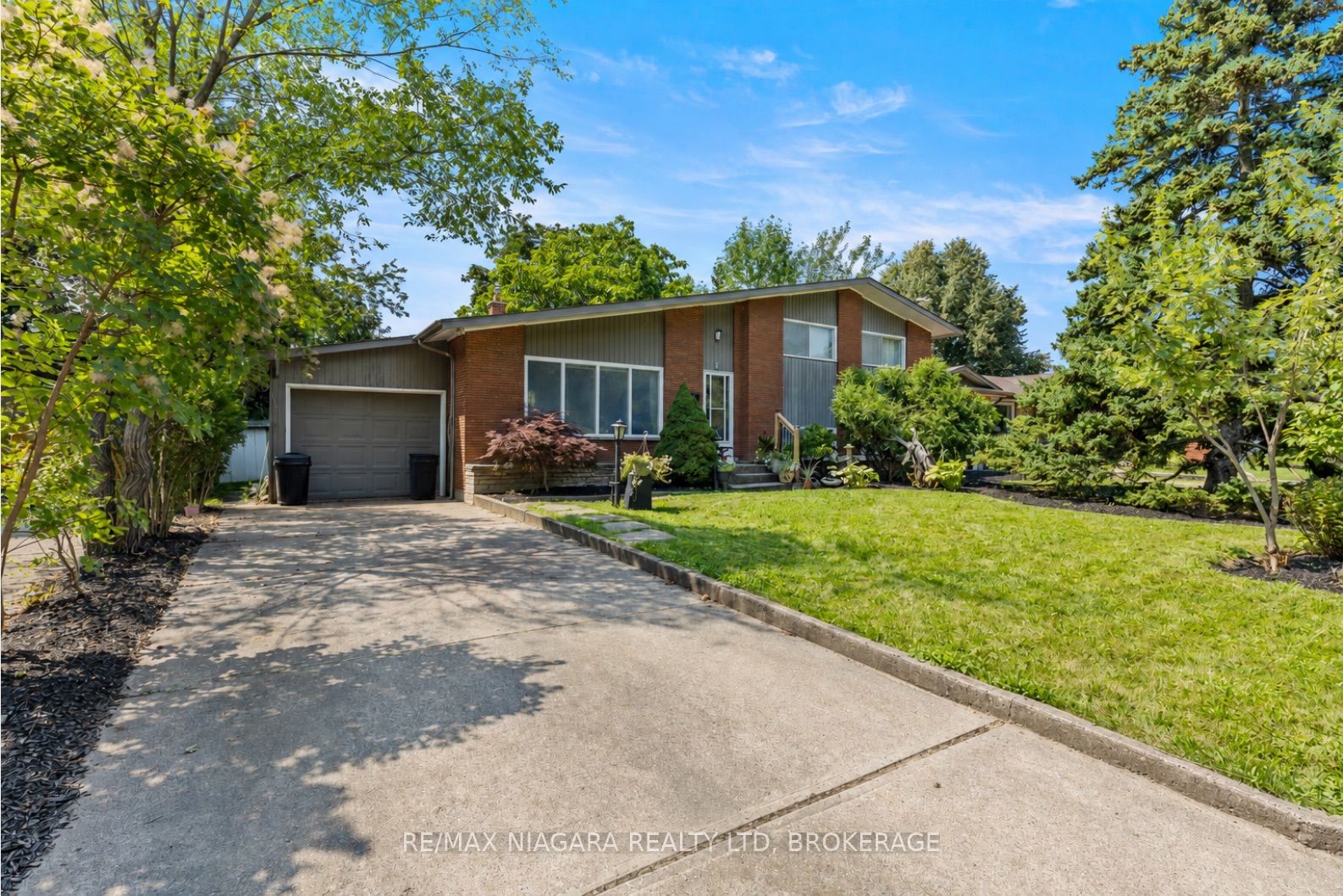 8 Cullen Drive, St. Catharines, ON L2T 3H1 photo 2