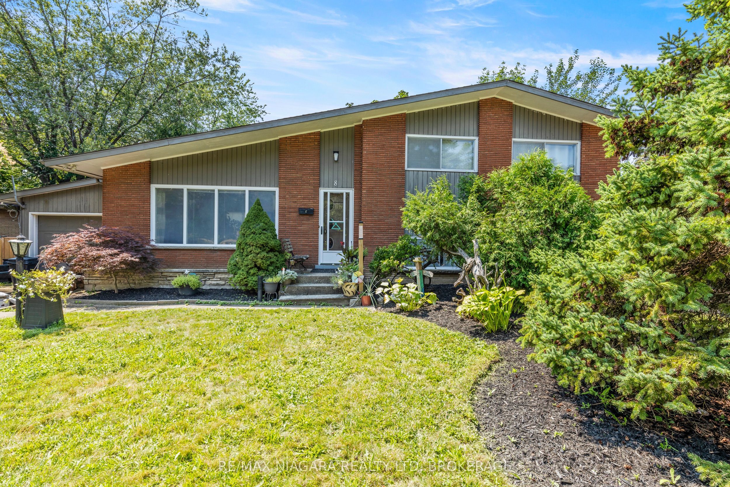 8 Cullen Drive, St. Catharines, ON L2T 3H1 photo 3