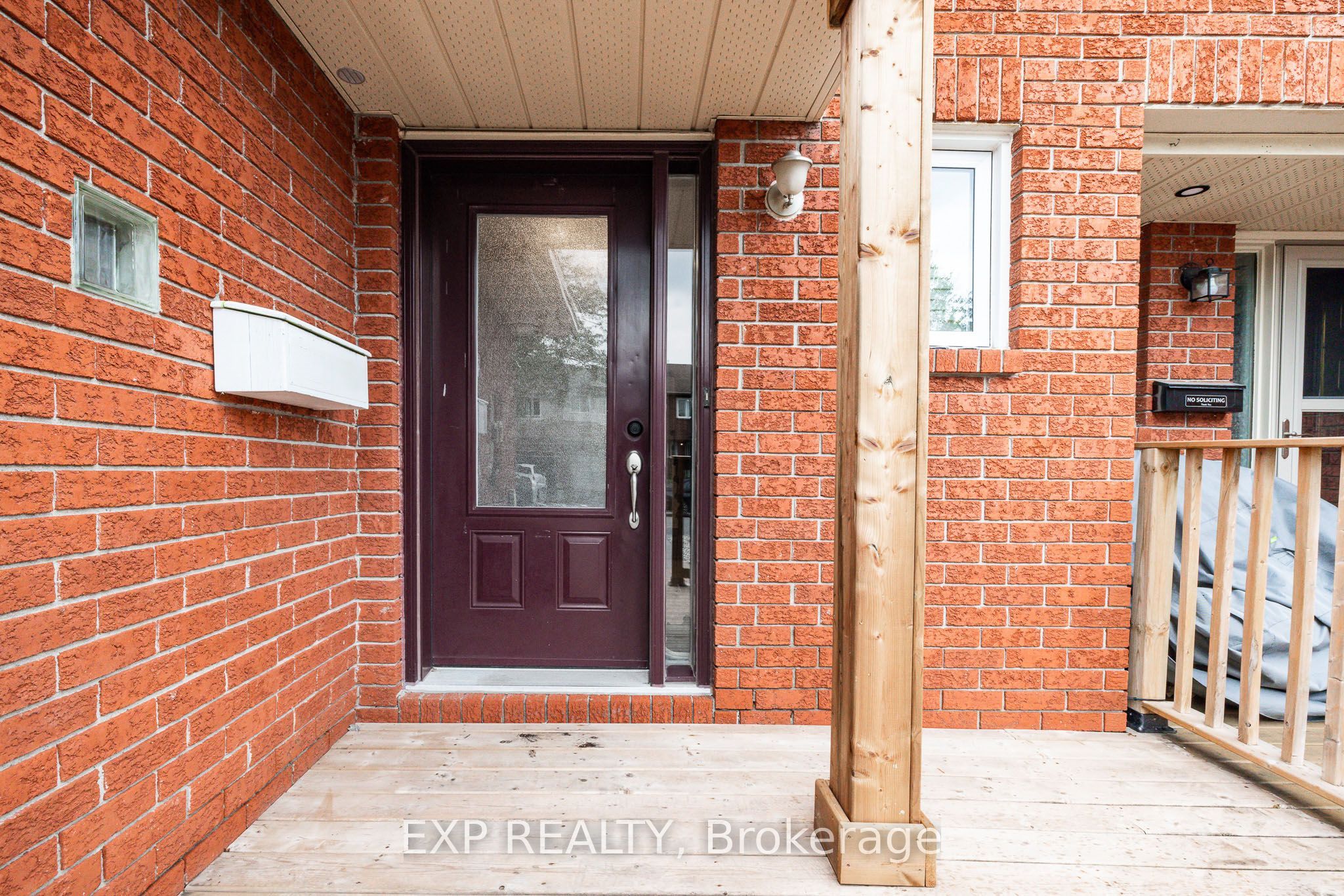 110 Cedarock Drive, Kanata, ON K2M 2H5 photo 2