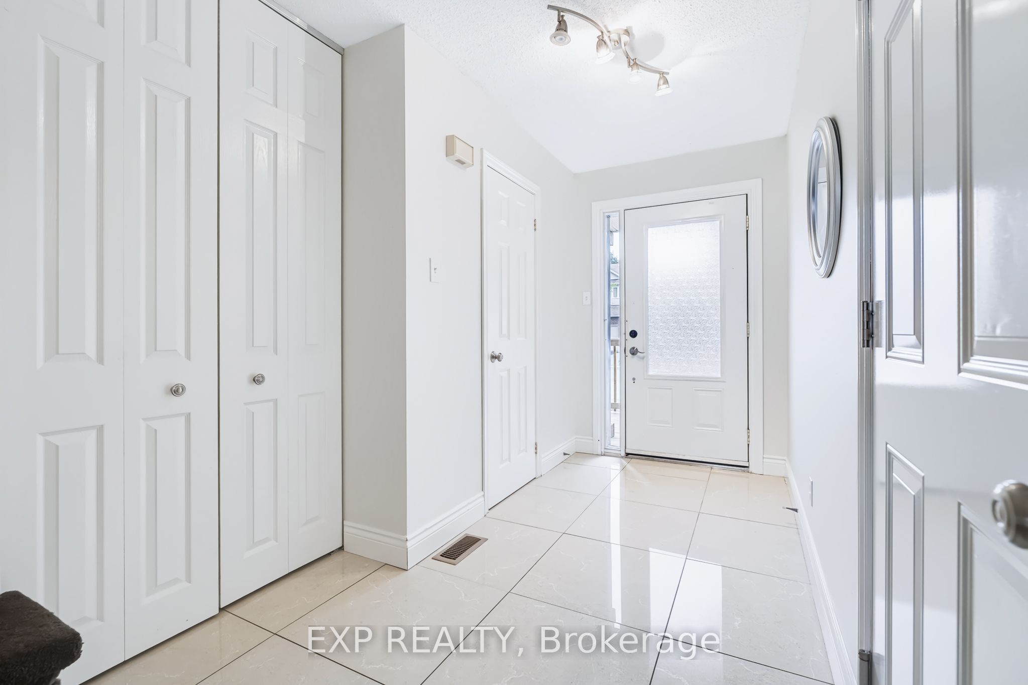 110 Cedarock Drive, Kanata, ON K2M 2H5 photo 4