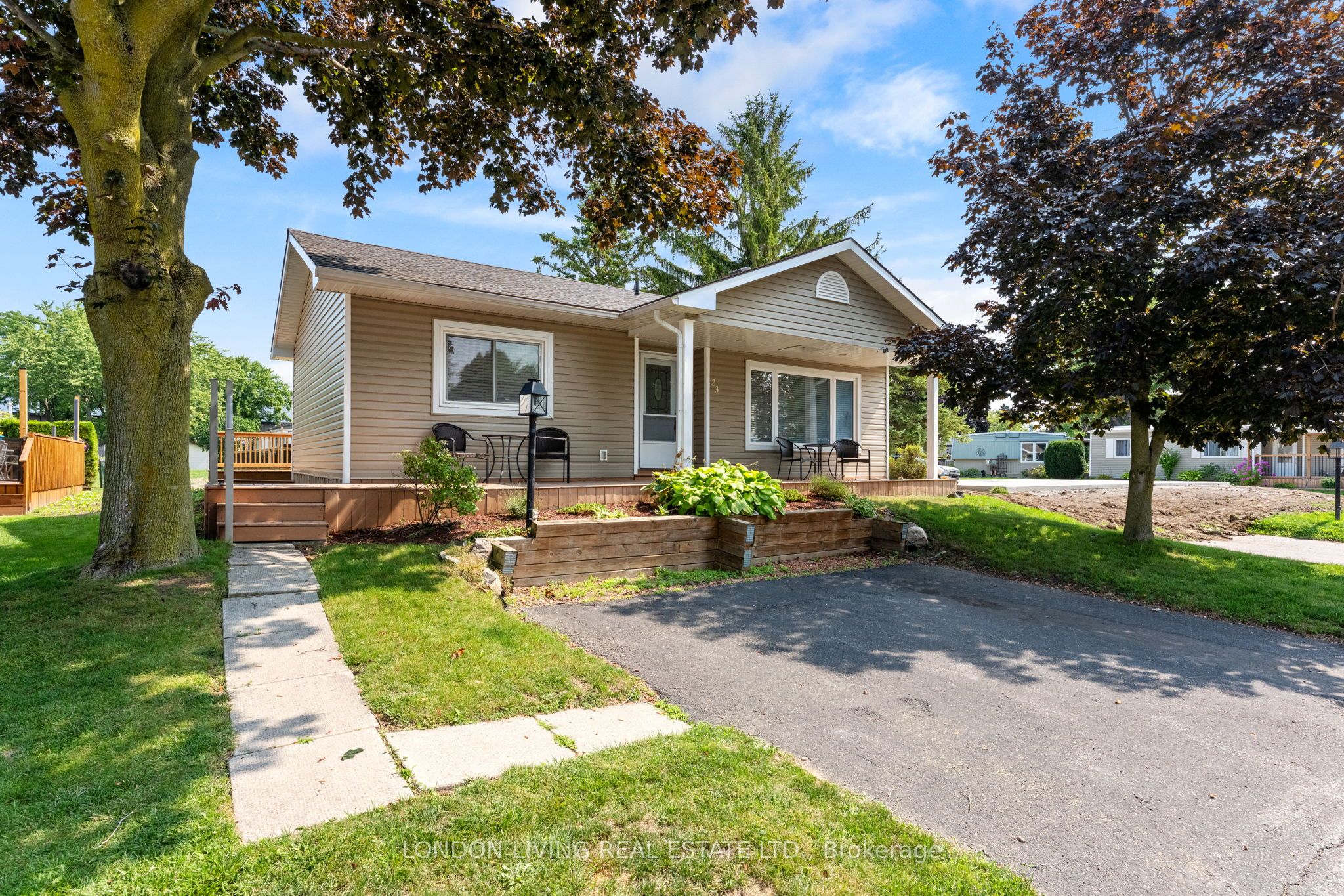23 Pebble Beach Parkway, South Huron, ON N0M 1T0