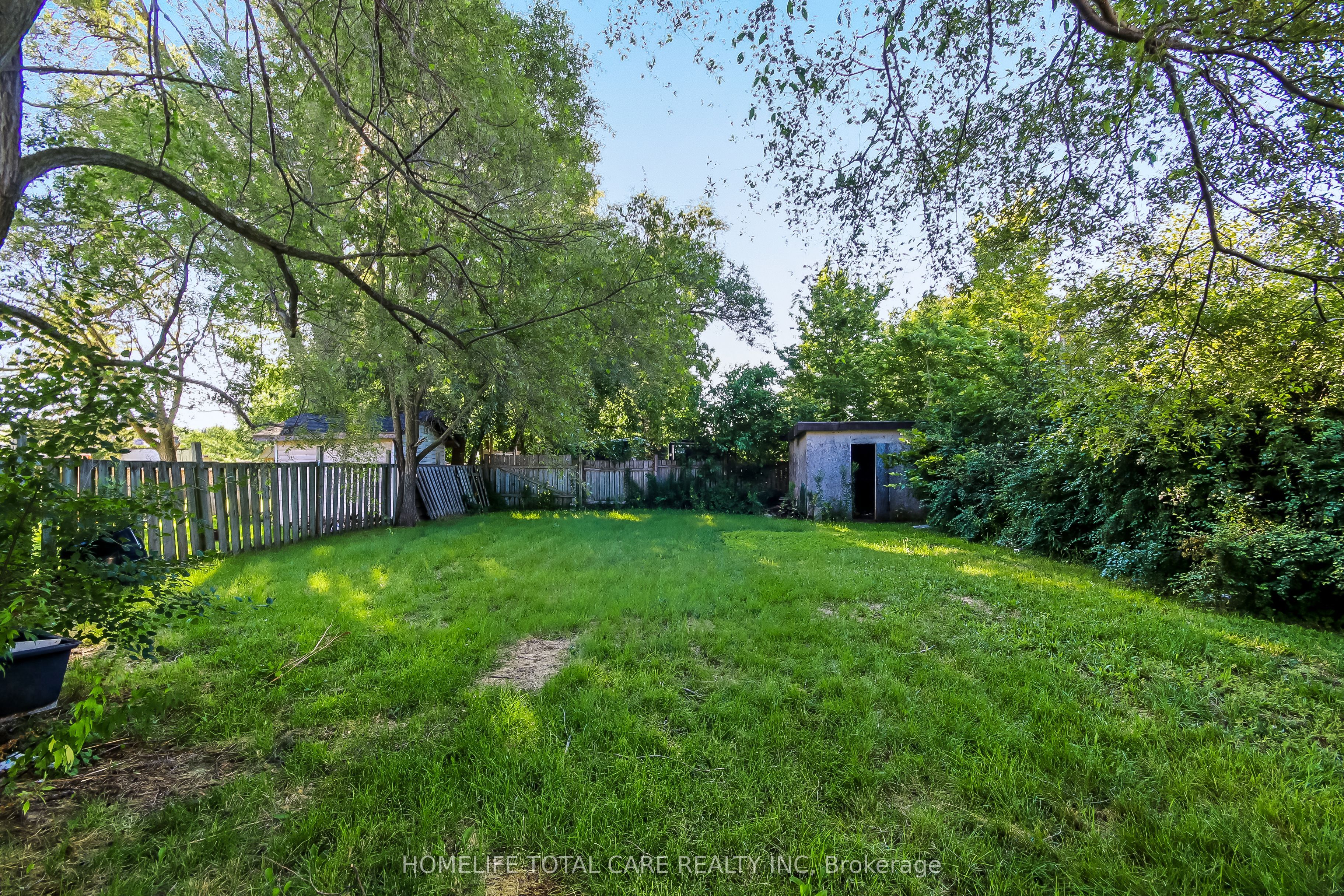49 GRAND Street, Brantford, ON N3R 4B3 photo 2