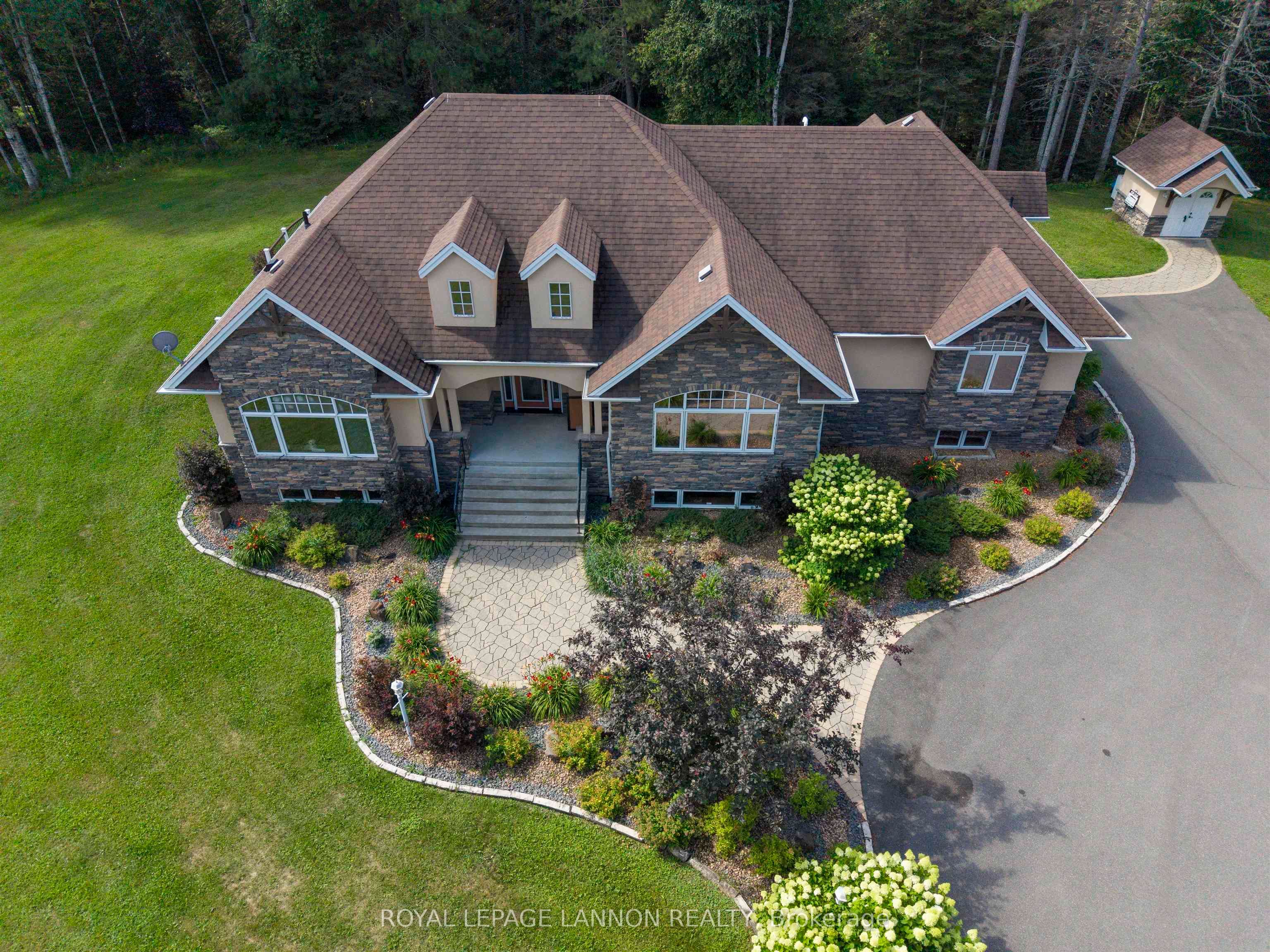 791 Hilldale Road, Thunder Bay, ON P7G 1Z9 photo 4