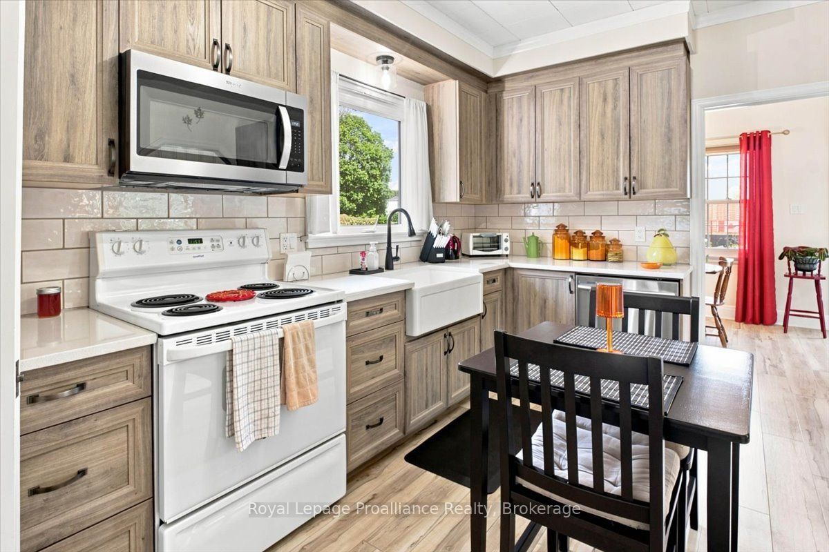 14 Victoria Street N, Tweed, ON K0K 3J0 photo 4