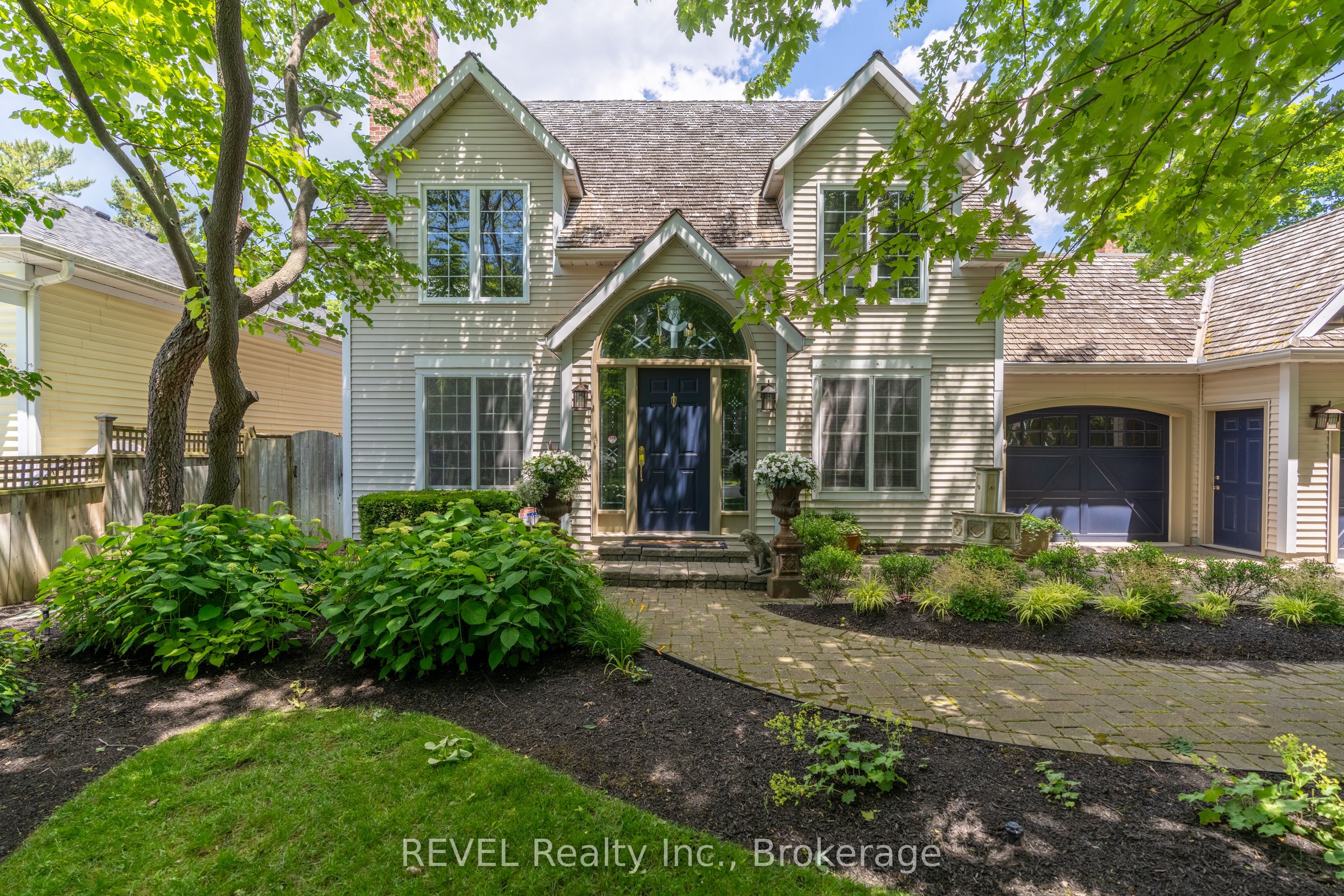 209 JOHN Street, Niagara-on-the-Lake, ON L0S 1J0 photo 2