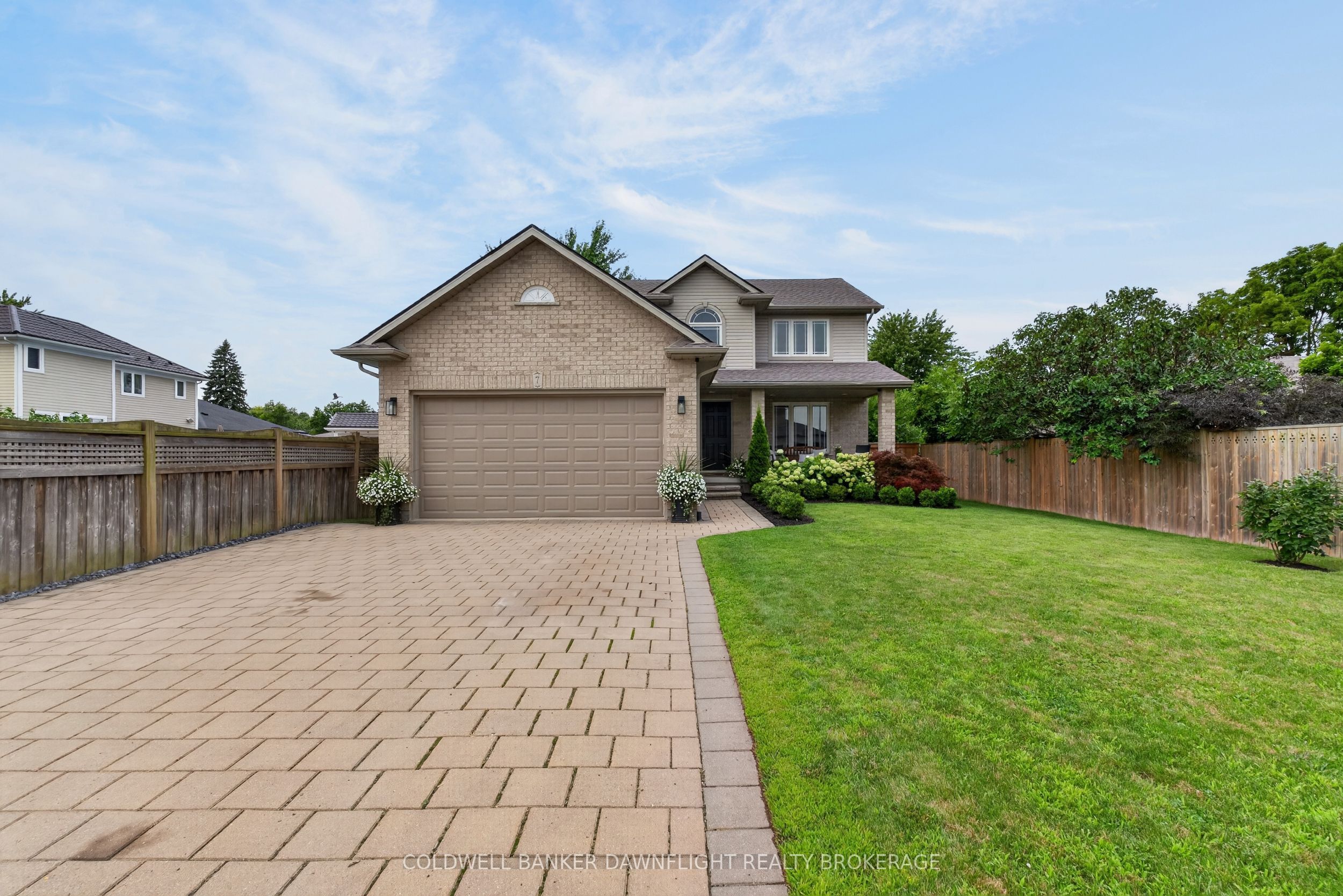 7 Finch Street, North Middlesex, ON N0M 1A0 photo 2