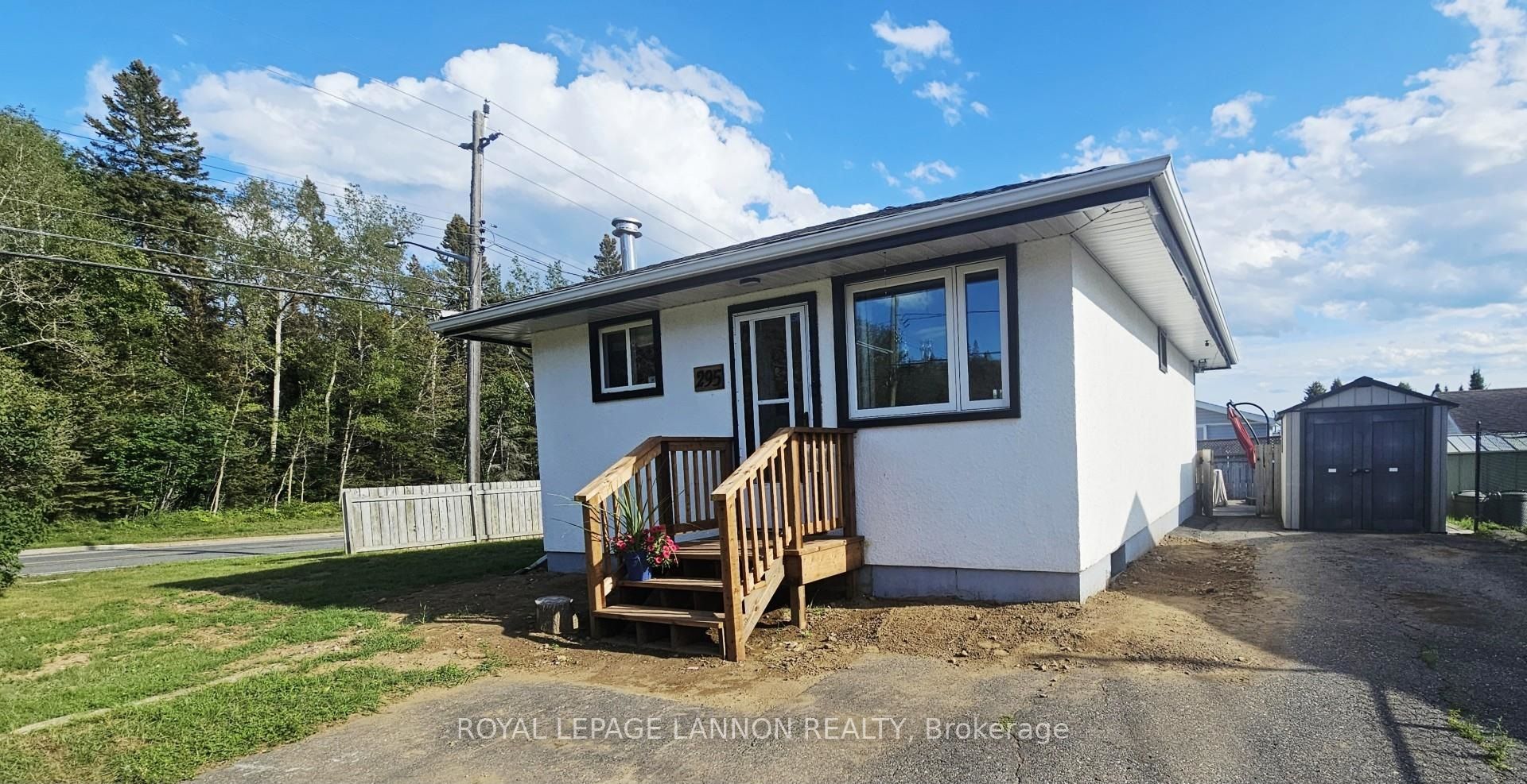 295 Cowan Street, Thunder Bay, ON P7A 1R6