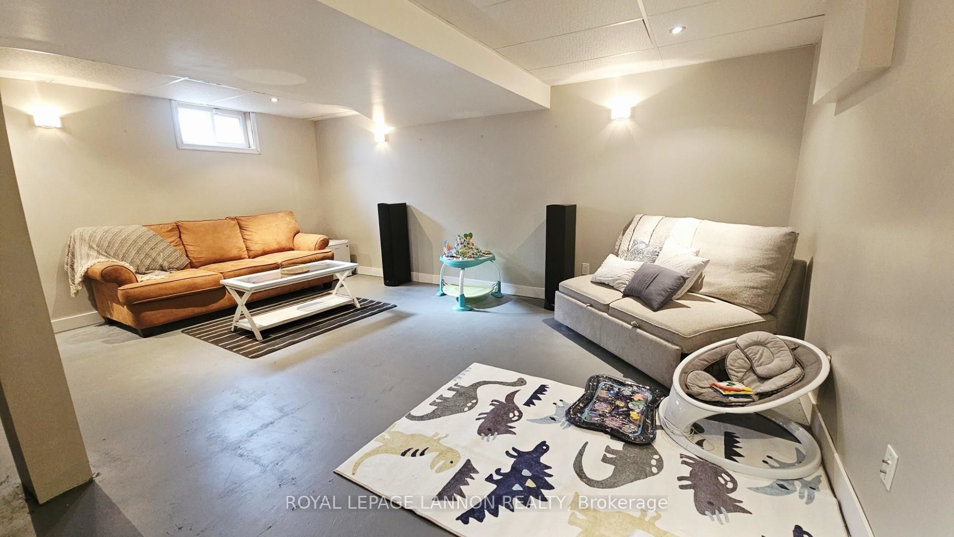 295 Cowan Street, Thunder Bay, ON P7A 1R6 photo 3