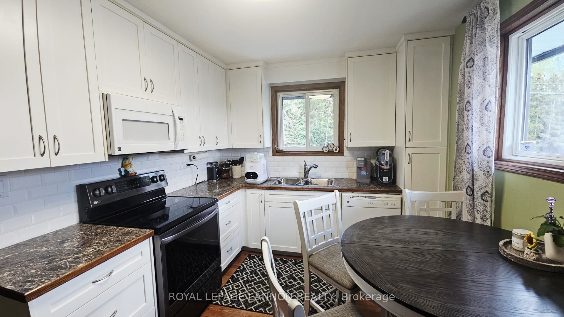 295 Cowan Street, Thunder Bay, ON P7A 1R6 photo 5