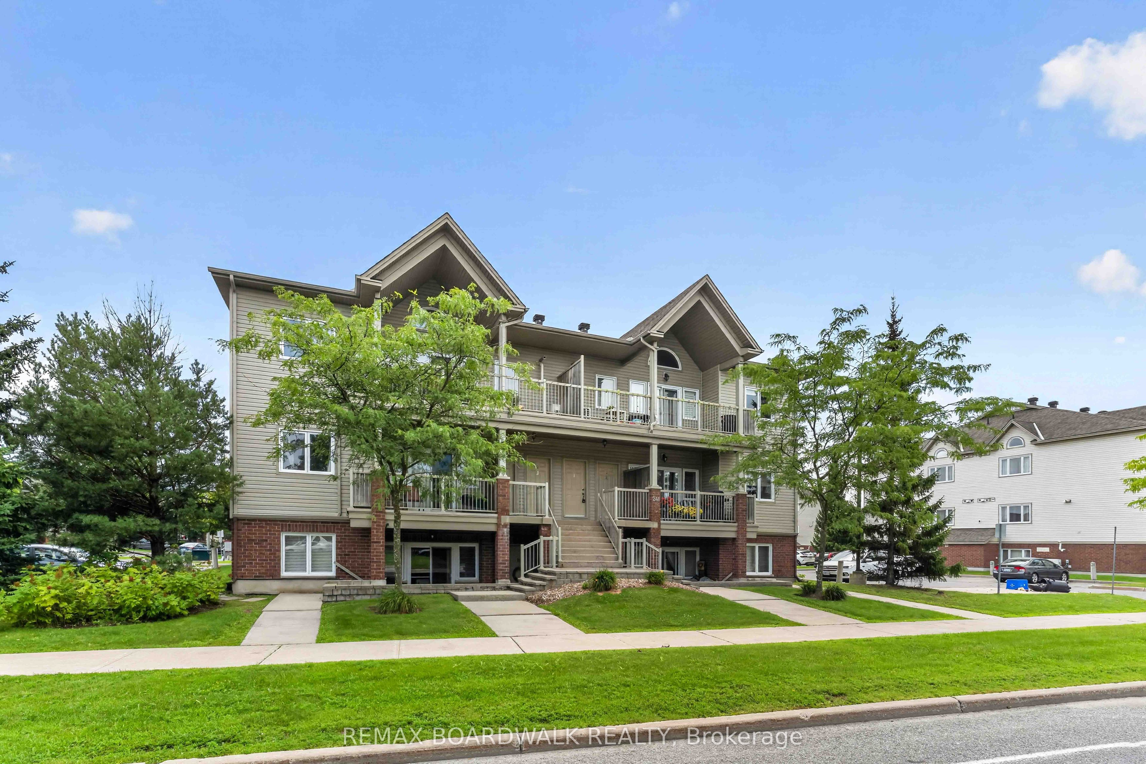 241 Crestway Drive C, Barrhaven, ON K2G 0A9