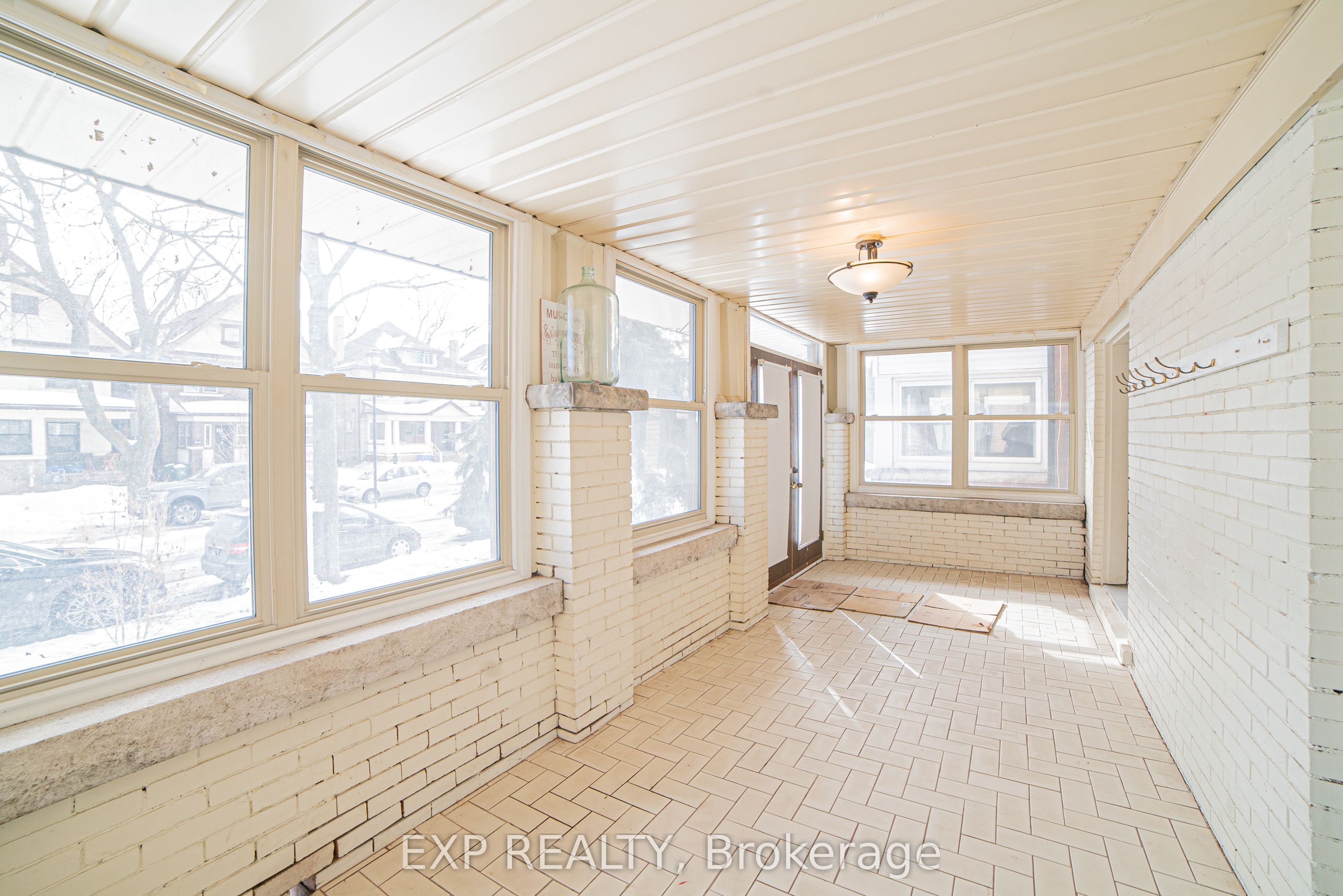 52 Proctor Boulevard Main, Hamilton, ON L8M 2M4 photo 3