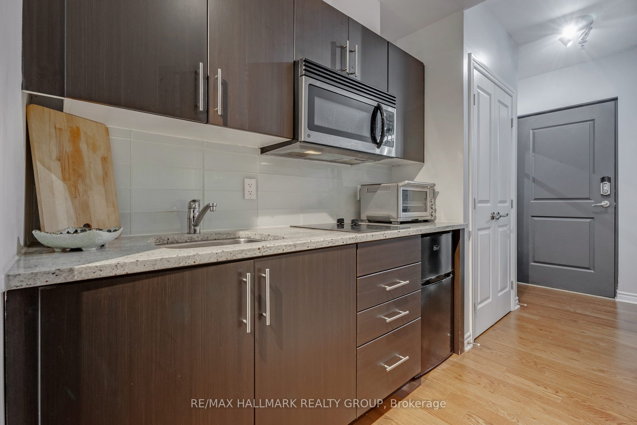 429 Kent Street 105, Ottawa Centre, ON K2P 1B5 photo 5