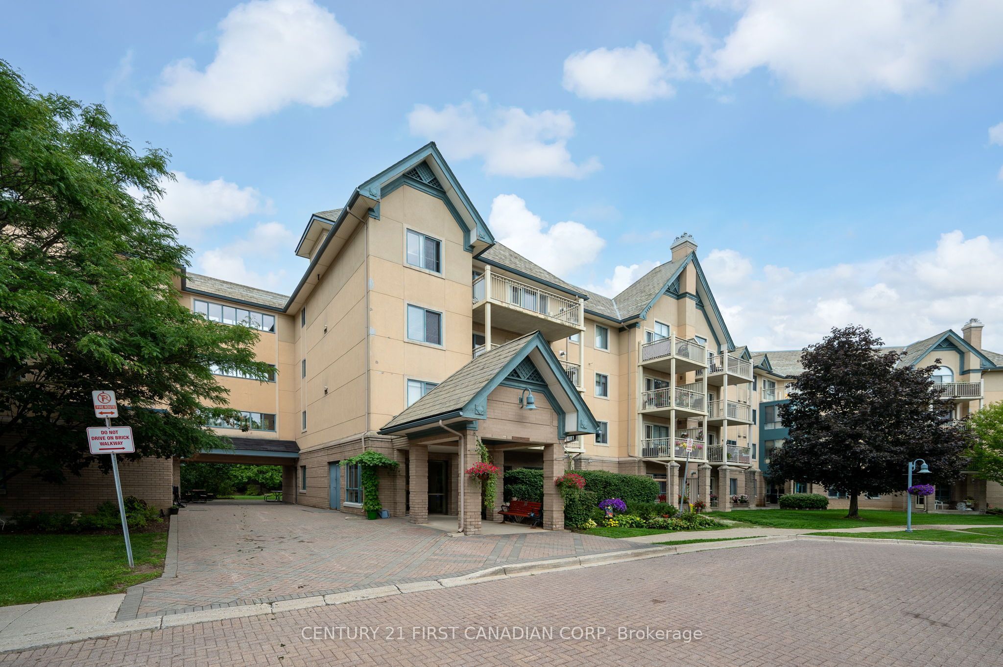 511 Gainsborough Road 307, London North, ON N6G 4Z5 photo 2