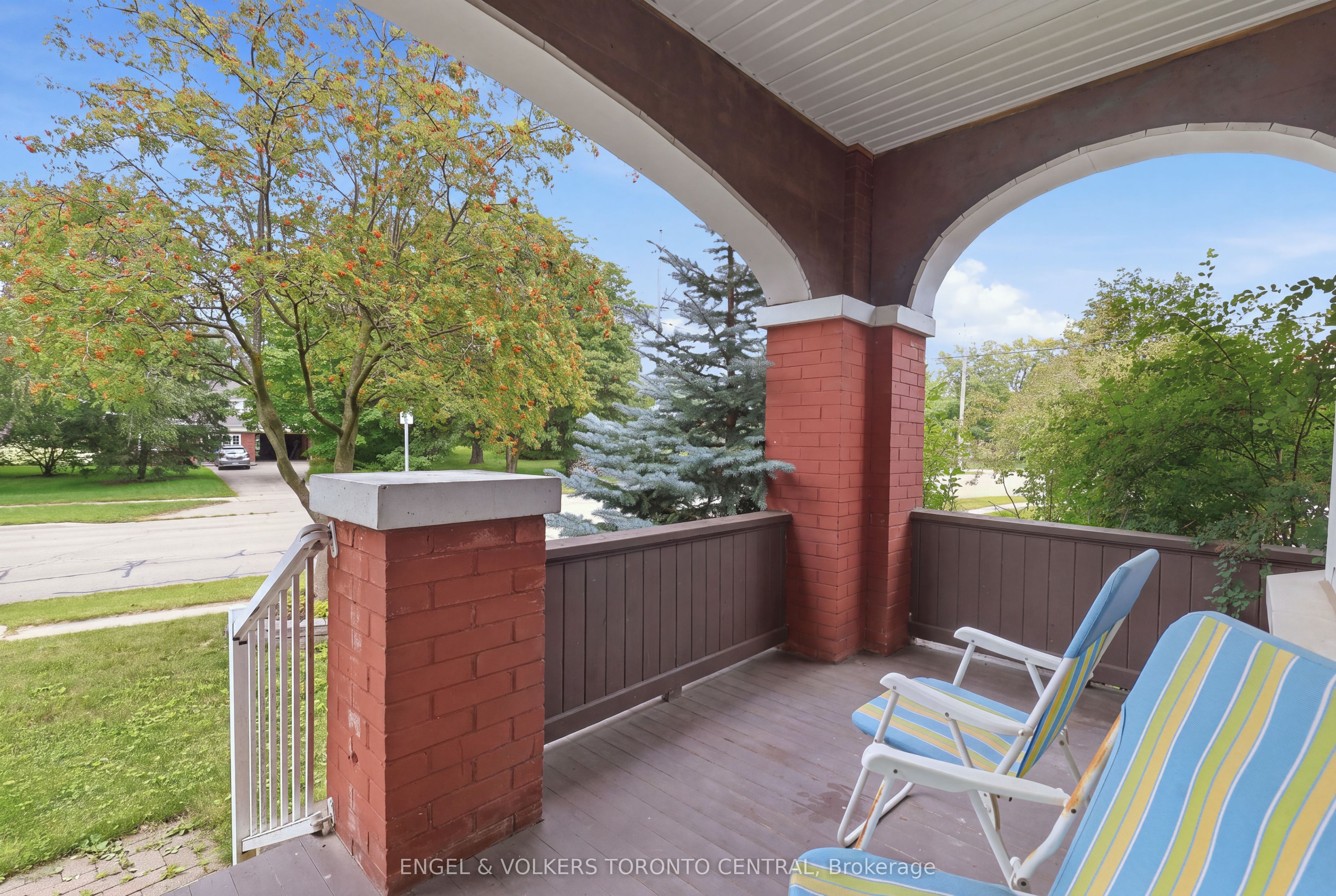 299 Bridgeport Road E, Waterloo, ON N2J 2K9 photo 5
