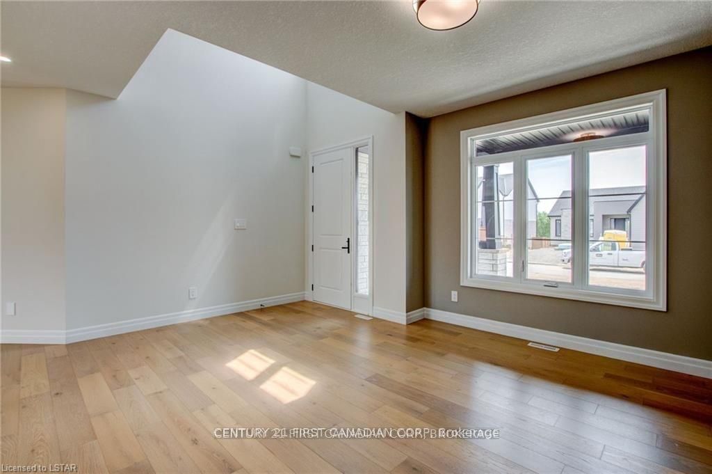 58 ASPEN Circle, Thames Centre, ON N0M 2P0 photo 3