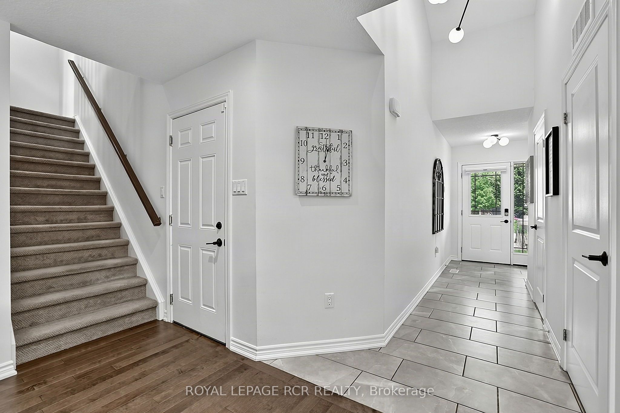 24 WESTMINSTER Crescent, Centre Wellington, ON N1M 1Y8 photo 5