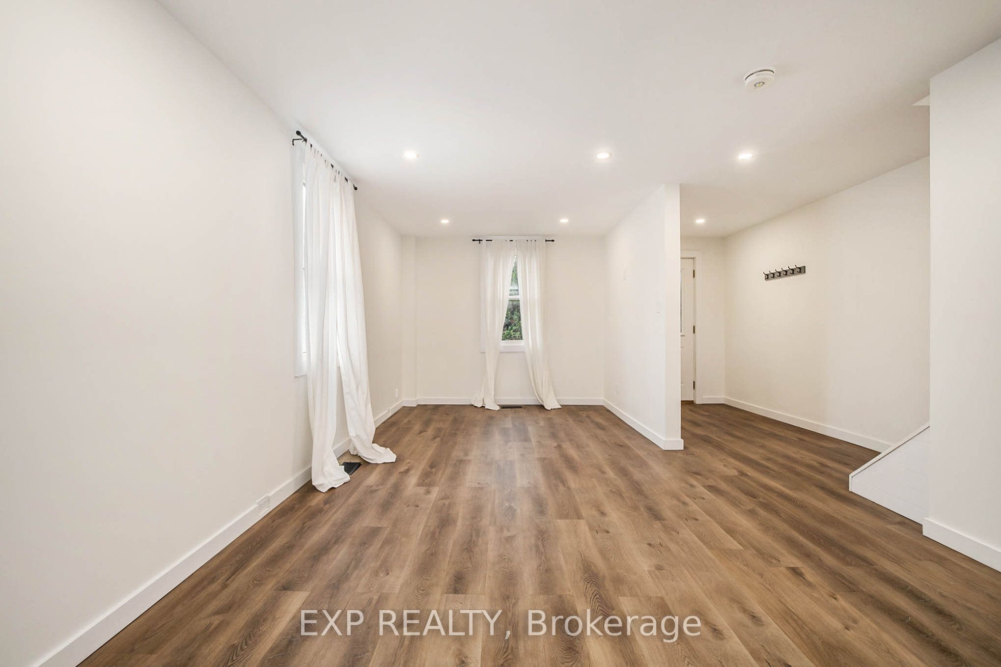 32 Colonel Murray Street, Stittsville - Munster - Richmond, ON K0A 2Z0 photo 3