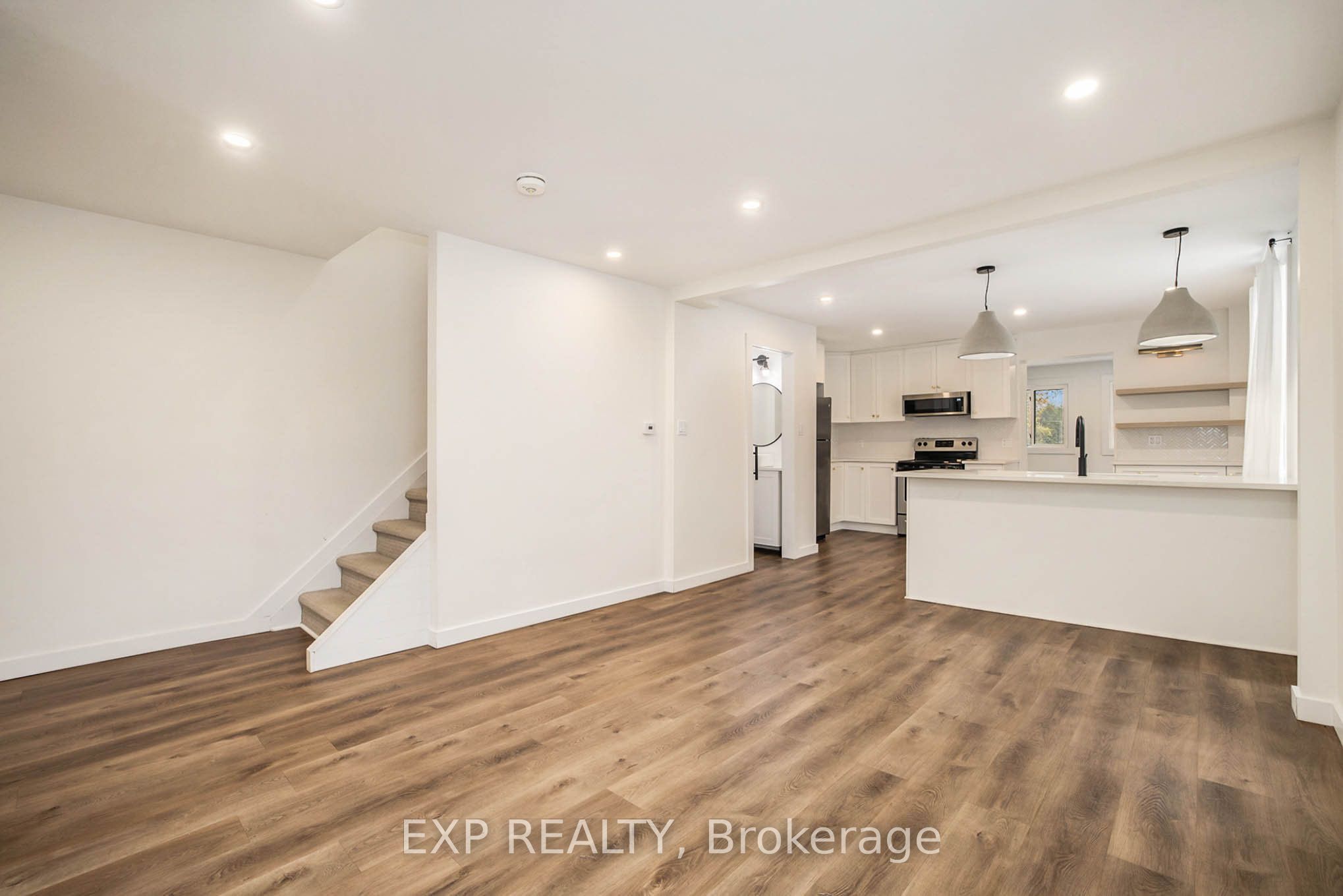 32 Colonel Murray Street, Stittsville - Munster - Richmond, ON K0A 2Z0 photo 4