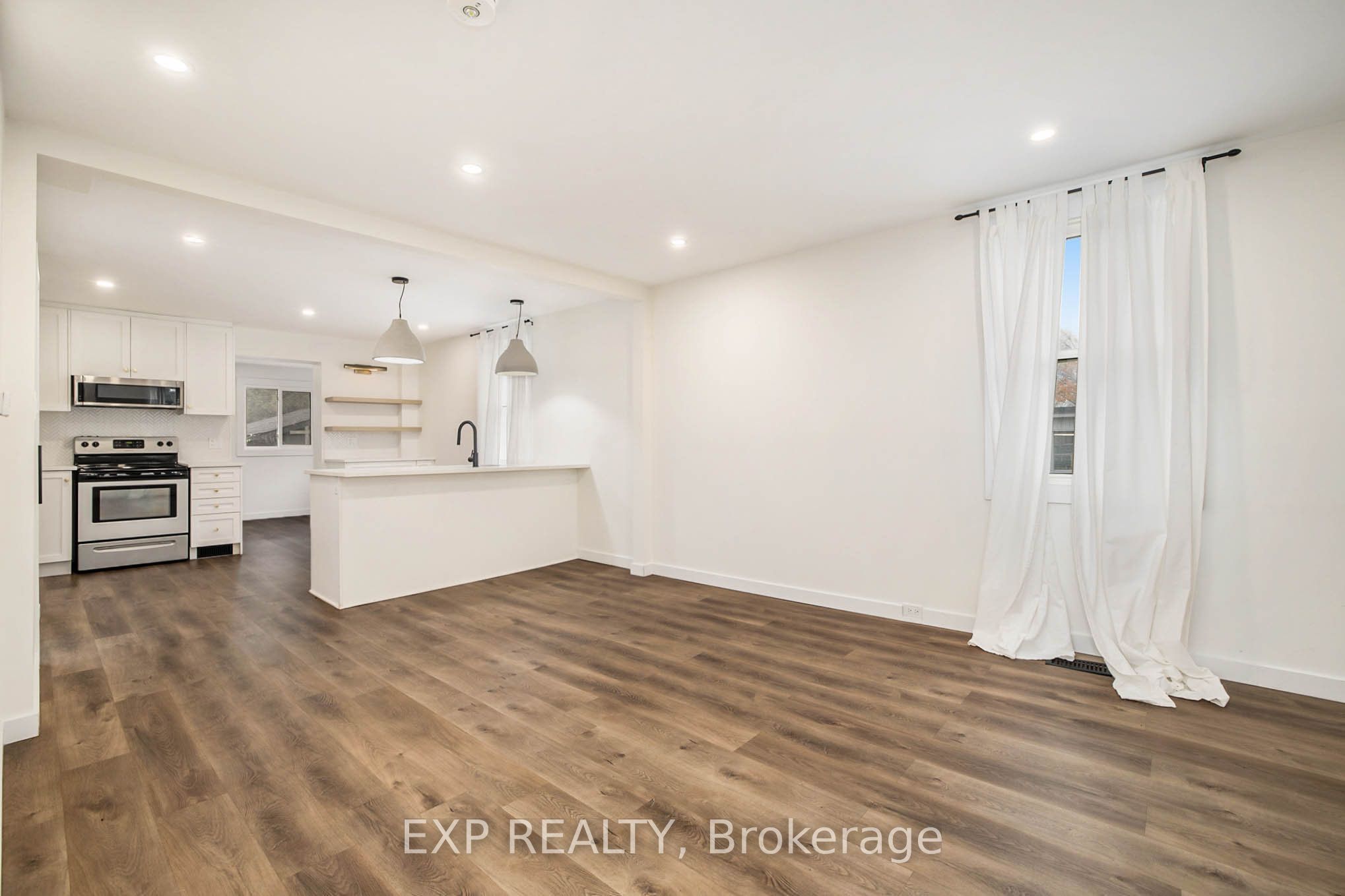 32 Colonel Murray Street, Stittsville - Munster - Richmond, ON K0A 2Z0 photo 5