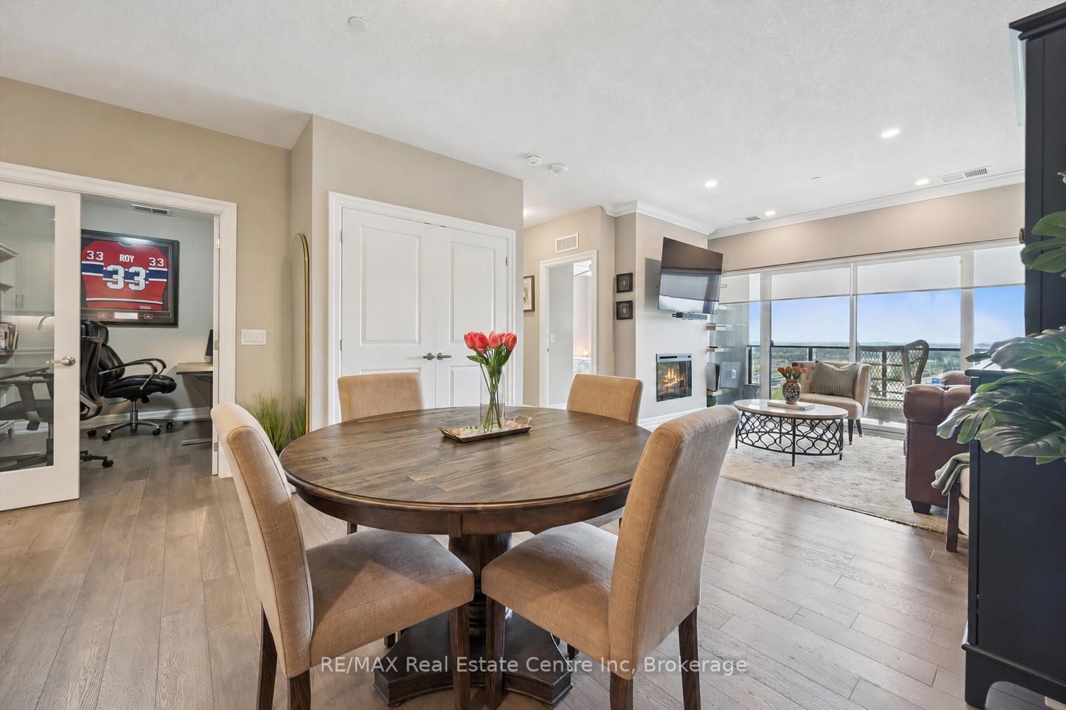 1878 GORDON Street 605, Guelph, ON N1L 0P4 photo 5
