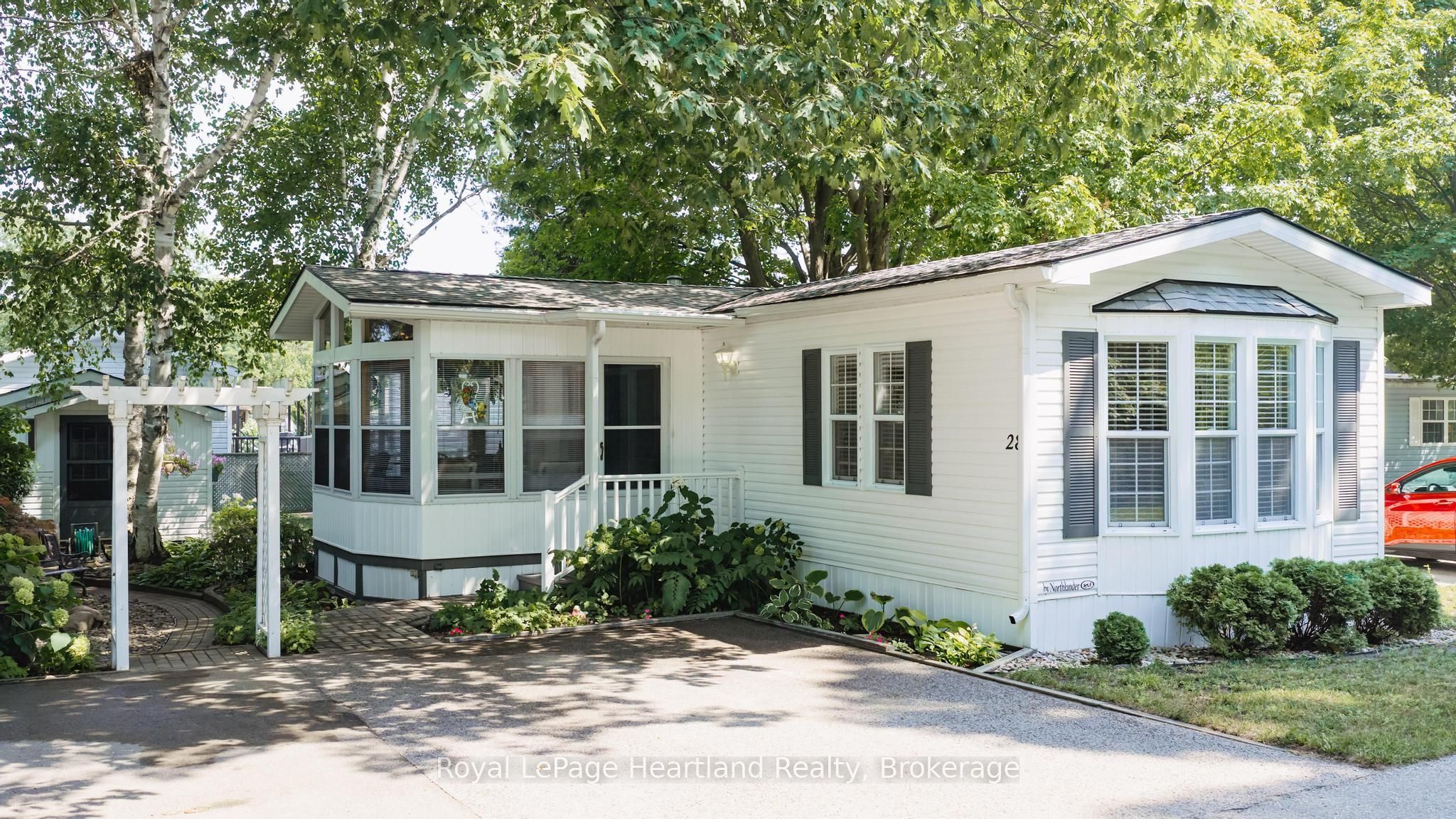 28 IROQUOIS Lane, Ashfield-Colborne-Wawanosh, ON N7A 3Y2