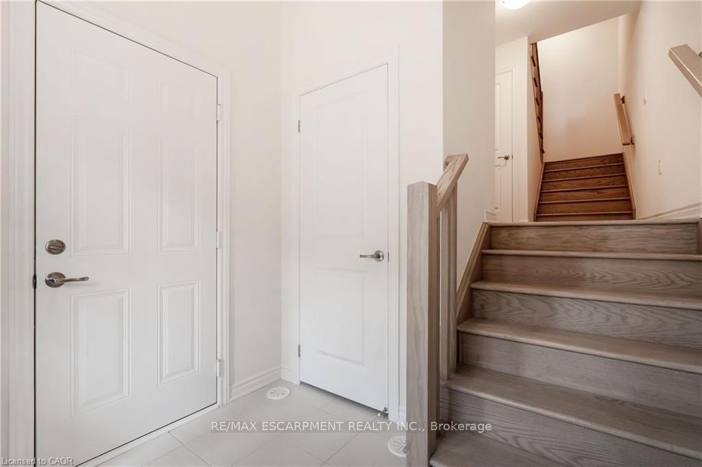 305 Garner Road 39, Hamilton, ON L9G 5E6 photo 4