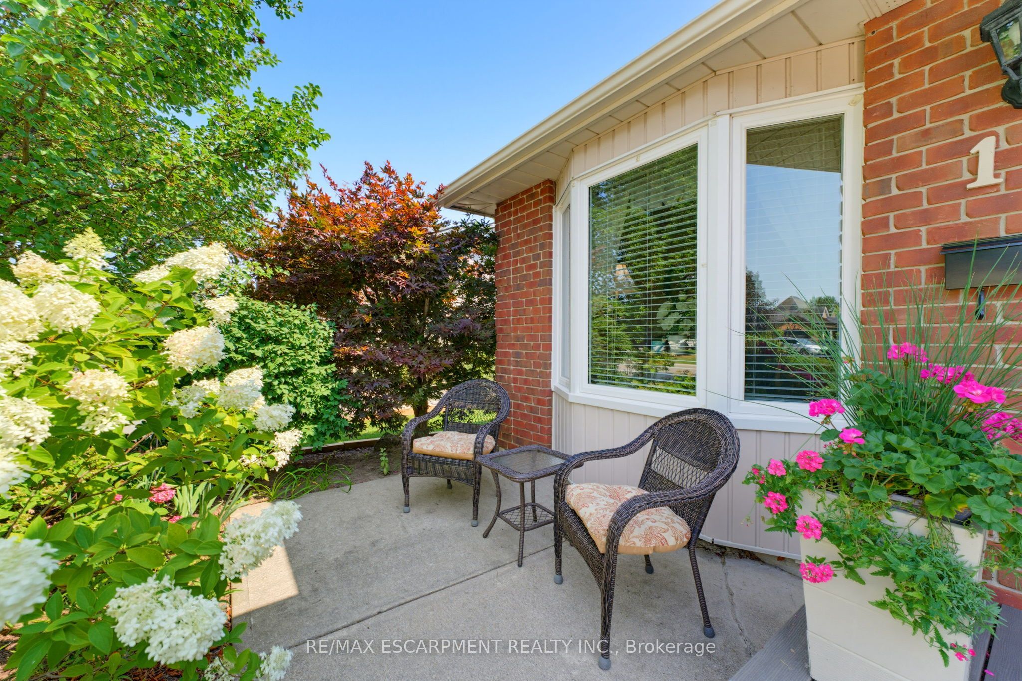 17 BUCHANAN Drive, Haldimand, ON N3W 1H1 photo 5
