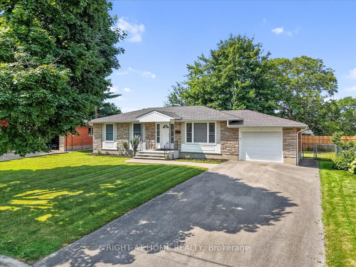43 Monarch Park Drive, St. Catharines, ON L2M 3K8 photo 2