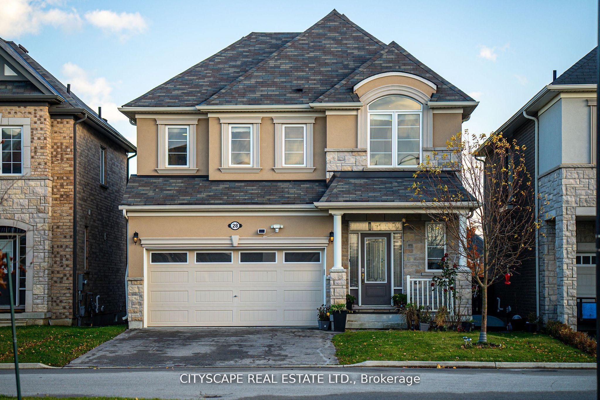 28 Celano Drive, Hamilton, ON L8B 1V3