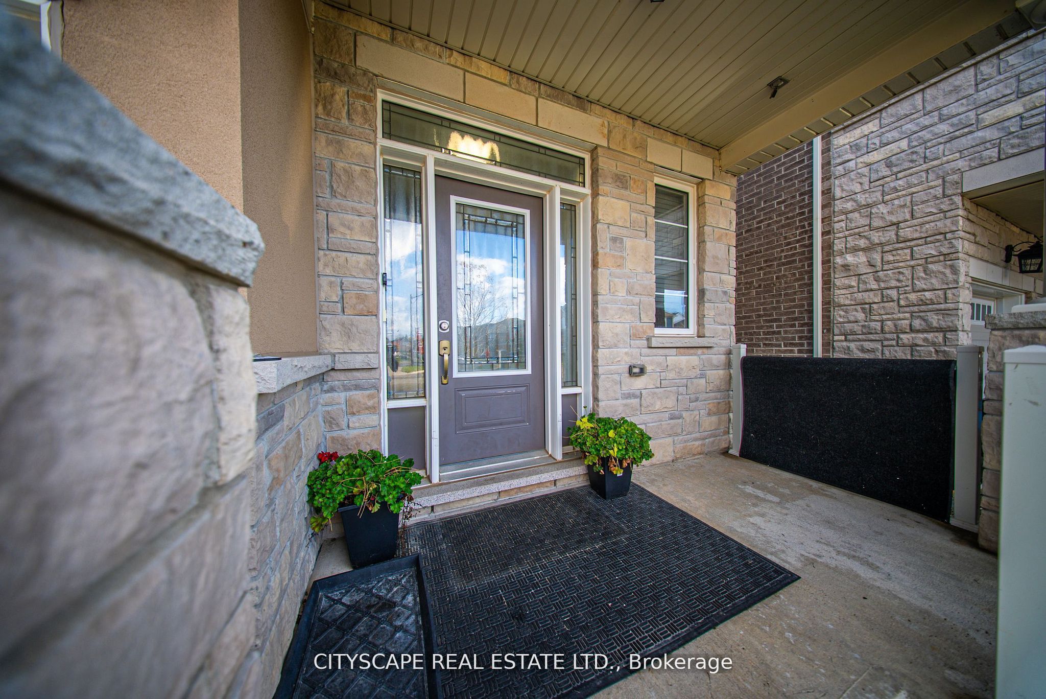 28 Celano Drive, Hamilton, ON L8B 1V3 photo 3
