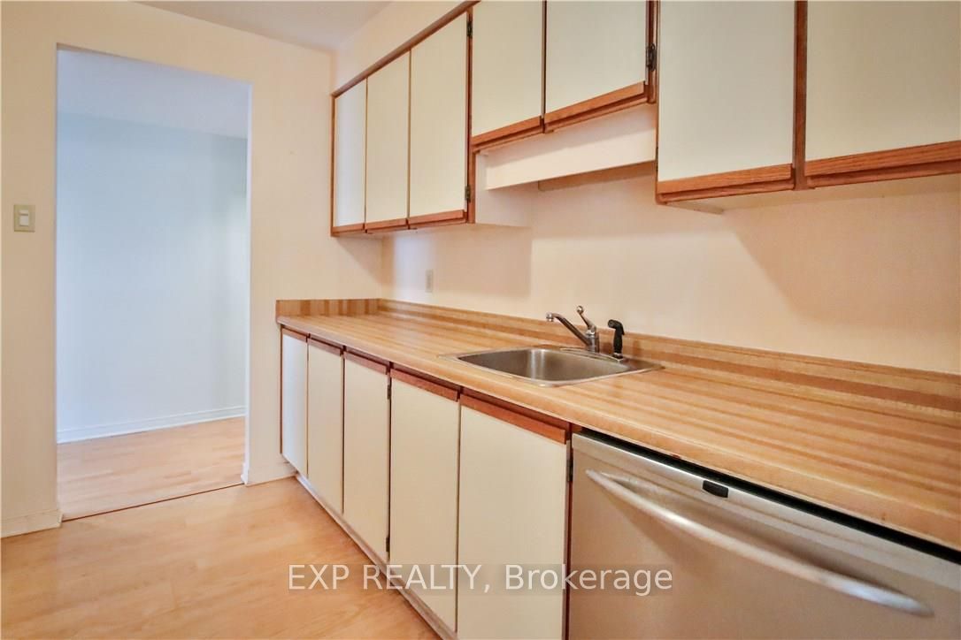 470 Laurier Avenue W 403, Ottawa Centre, ON K1R 7W9 photo 5
