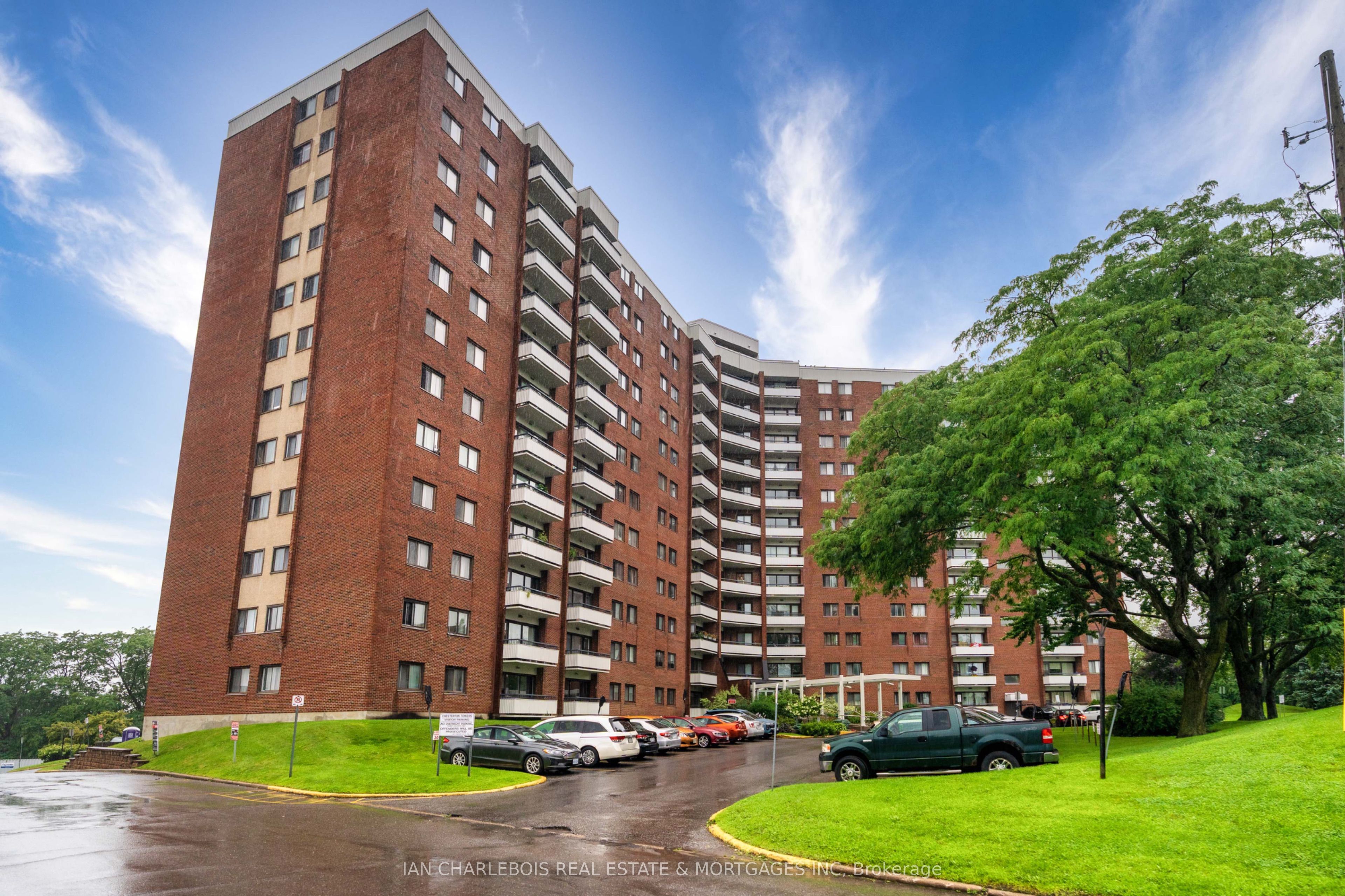 20 Chesterton Drive 908, Cityview - Parkwoods Hills - Rideau Shore, ON K2E 6Z7 photo 2