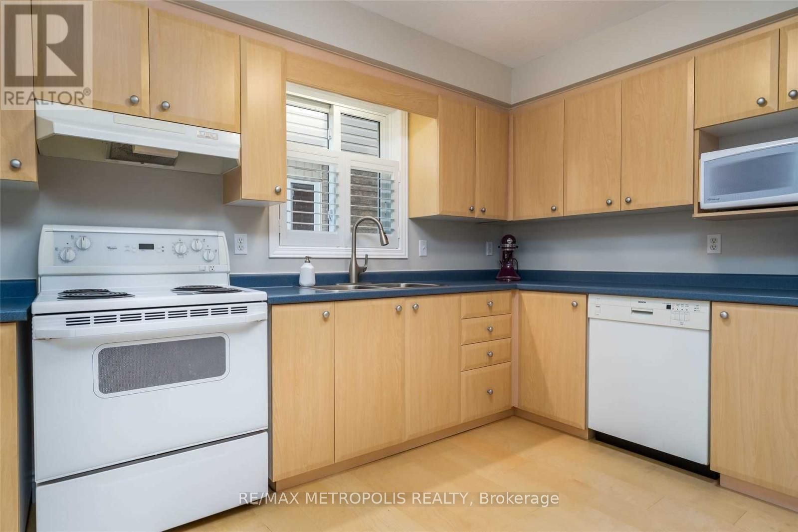 472 Hidden Creek Drive, Kitchener, ON N2N 3M1 photo 3