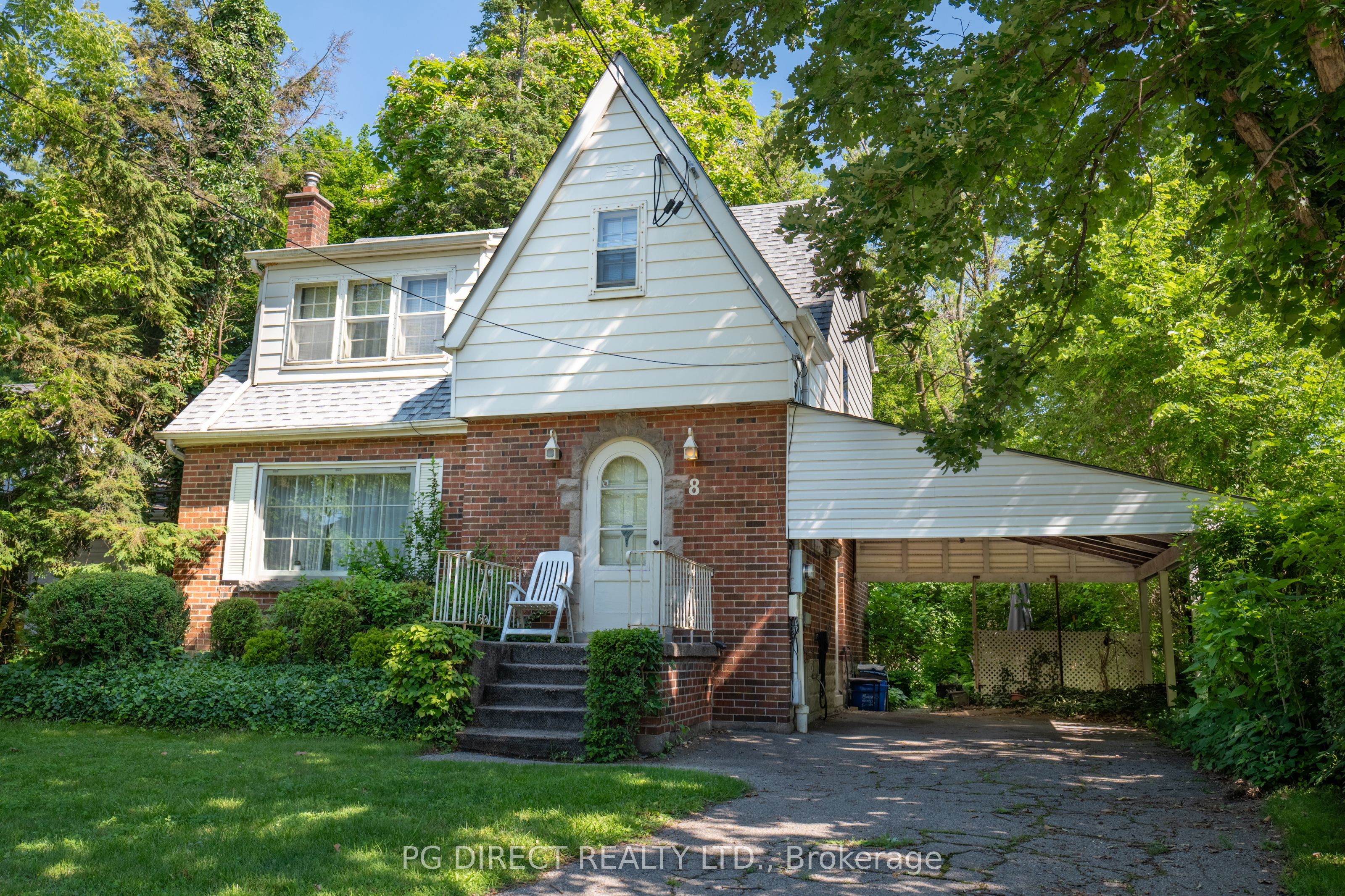 8 Sanders Boulevard, Hamilton, ON L8S 3H8