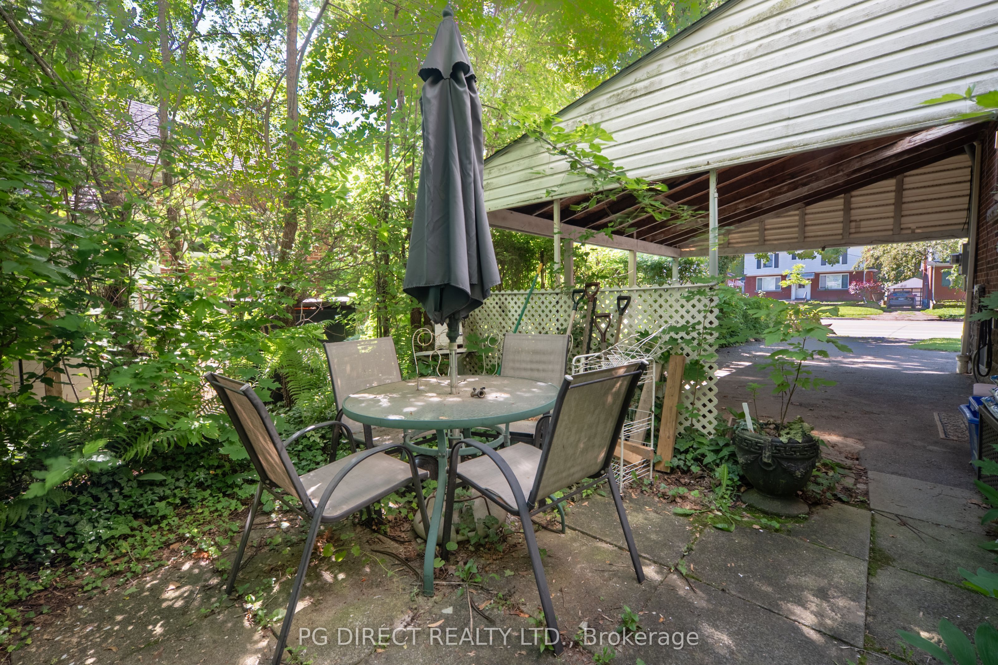 8 Sanders Boulevard, Hamilton, ON L8S 3H8 photo 3