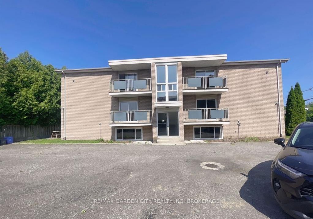 15 John Street 1, St. Catharines, ON L2N 4P2