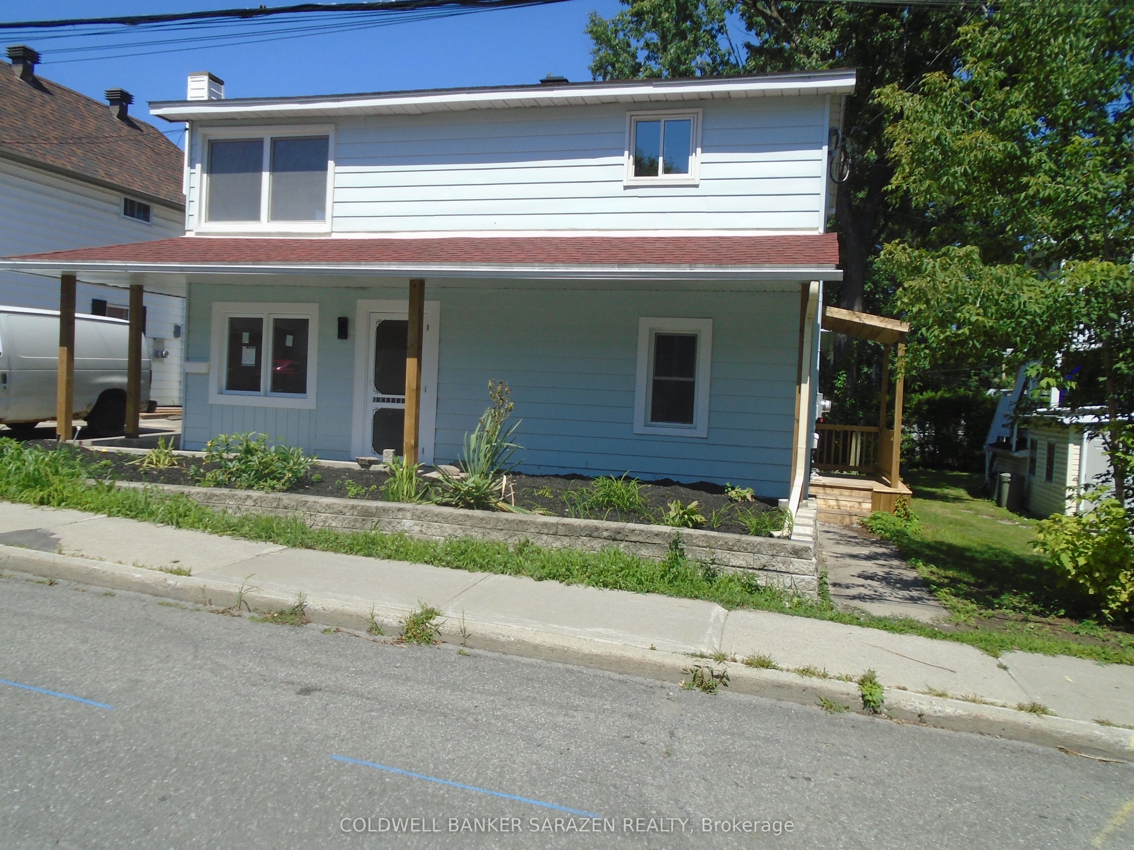 383 Montfort Street N, Vanier and Kingsview Park, ON K1L 5M9