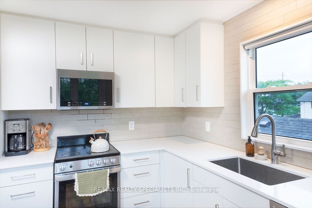 209 Pelham Road 3, St. Catharines, ON L2S 1W2 photo 4