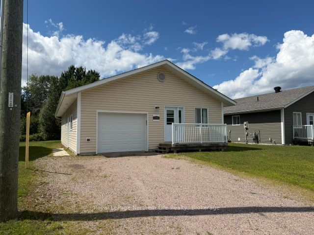 425 Demers Street, West Nipissing, ON P2B 3E8 photo 2