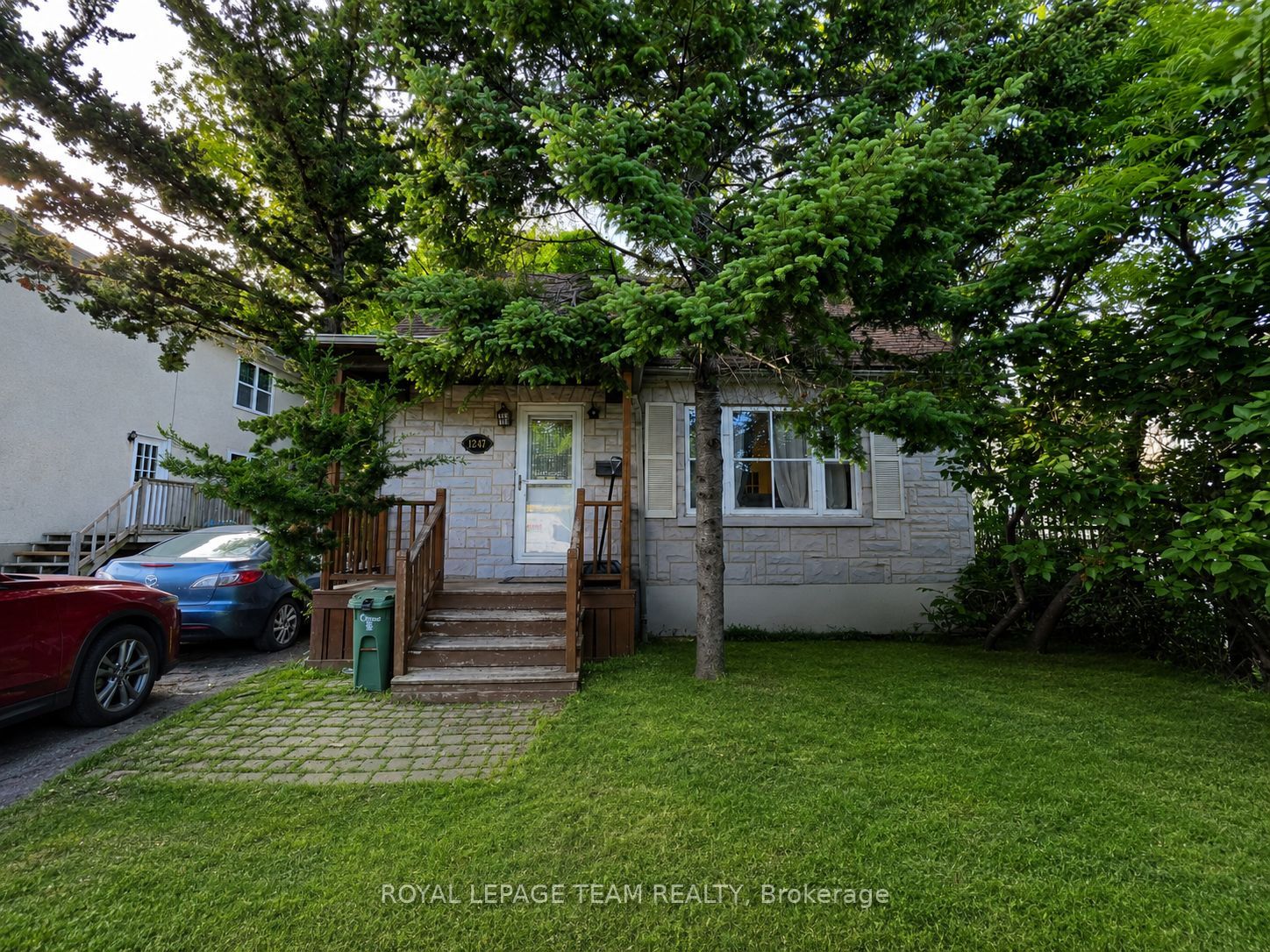 1247 Summerville Avenue, Carlington - Central Park, ON K1Z 8G6