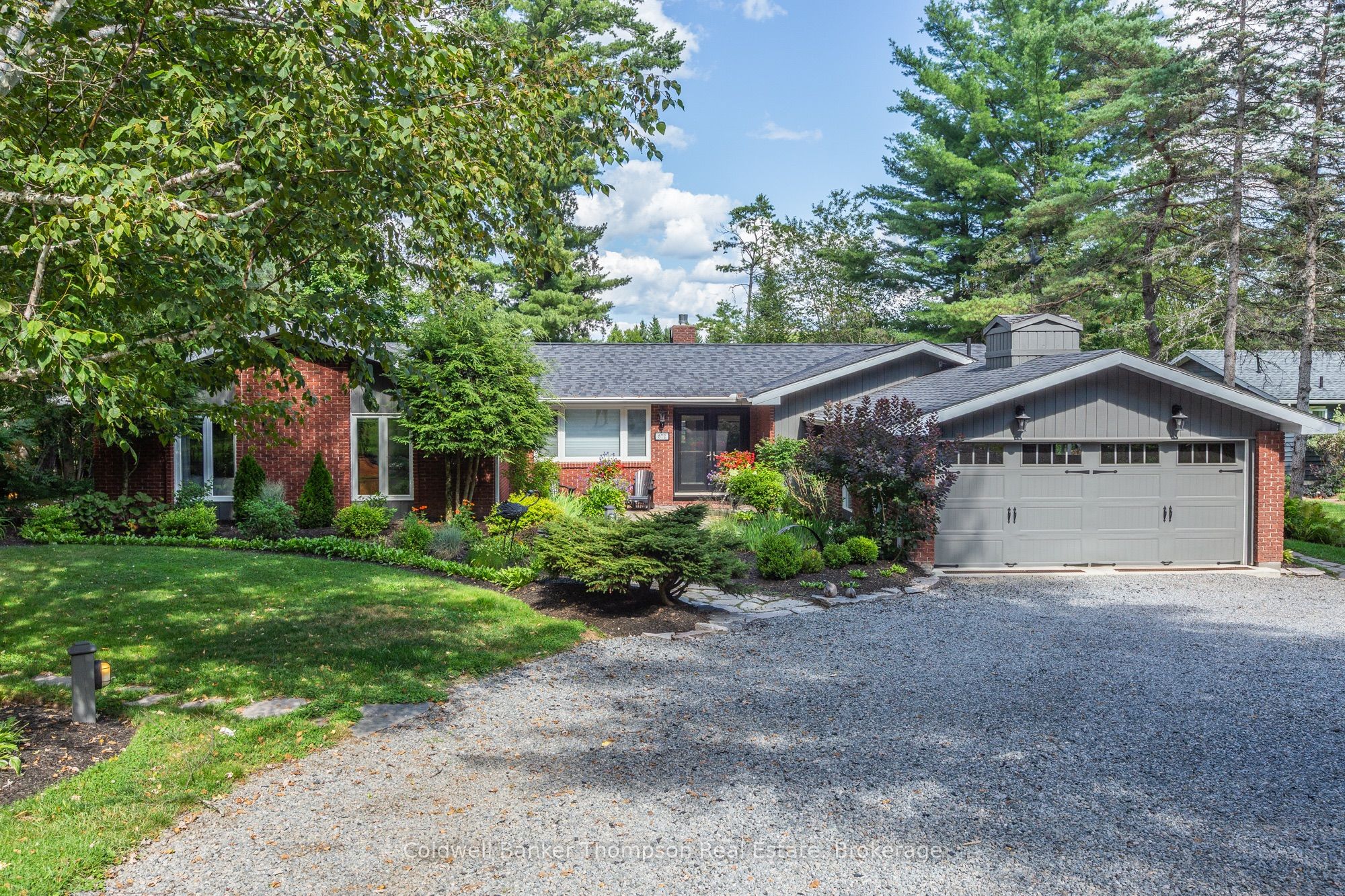 872 North Mary Lake Road, Huntsville, ON P1H 1S4