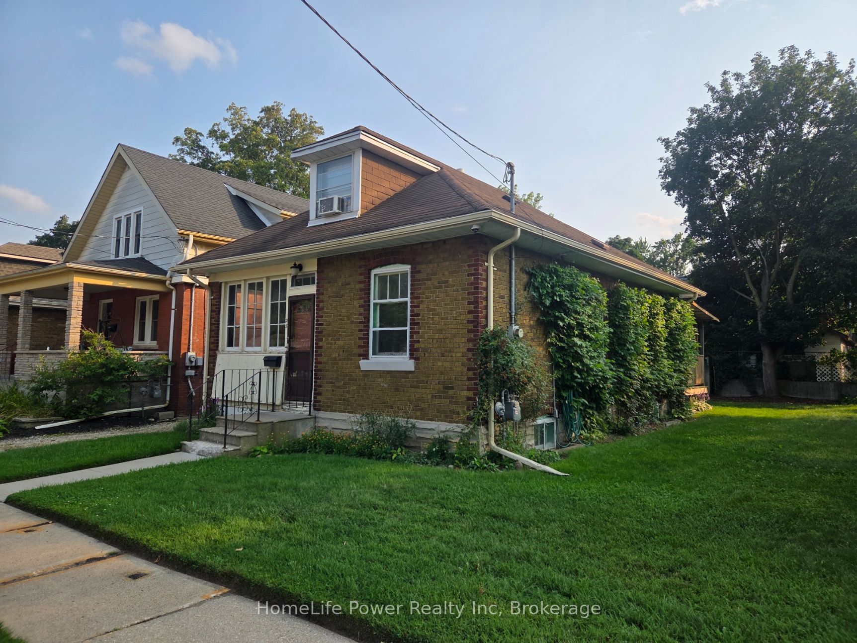 25 Menzie Avenue, Guelph, ON N1E 5X8