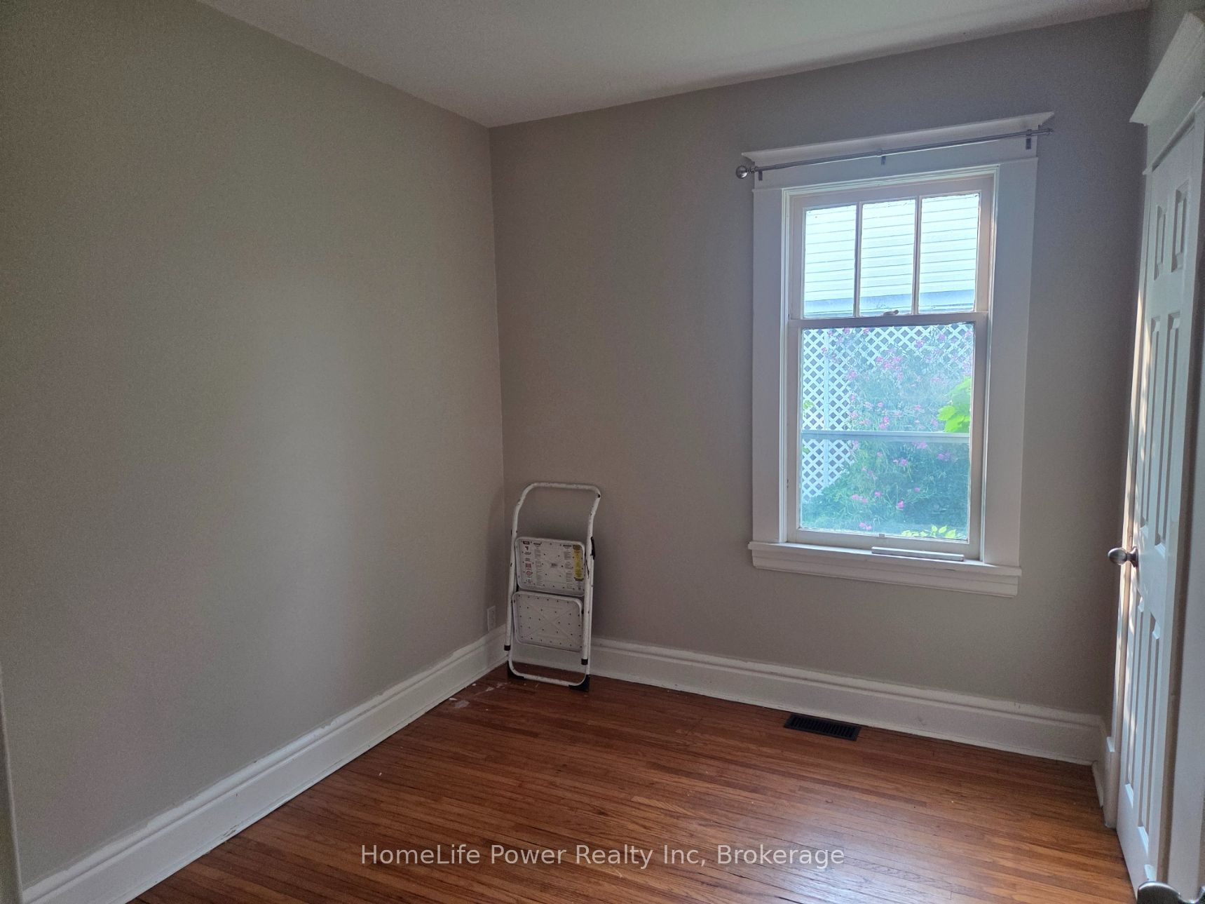 25 Menzie Avenue, Guelph, ON N1E 5X8 photo 4