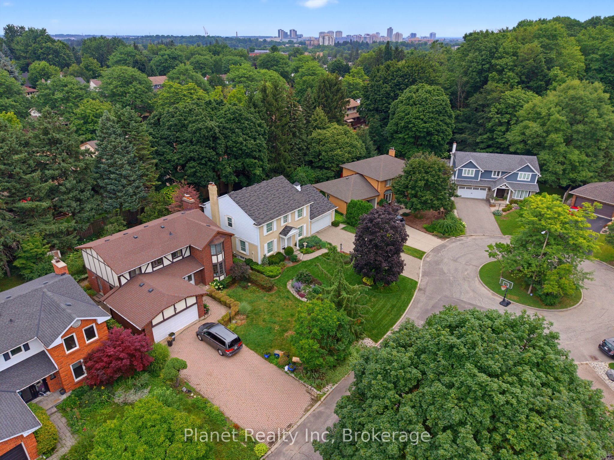 106 Thorndale Place, Waterloo, ON N2L 5Y8 photo 4