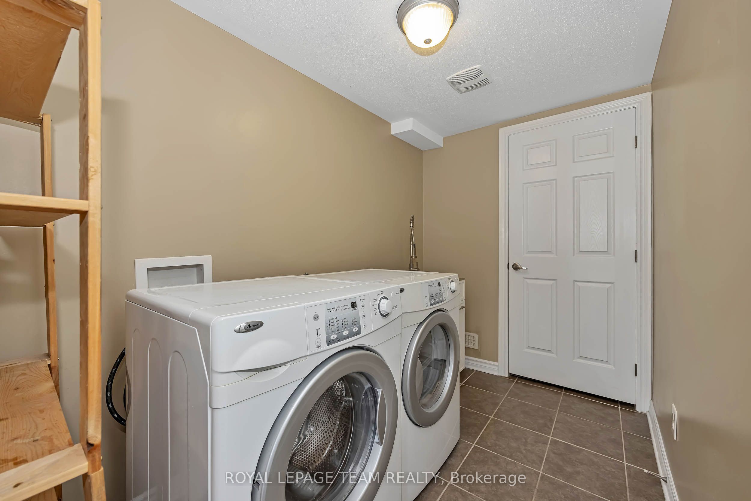 2555 Waterlilly Way, Barrhaven, ON K2J 0K6 photo 5