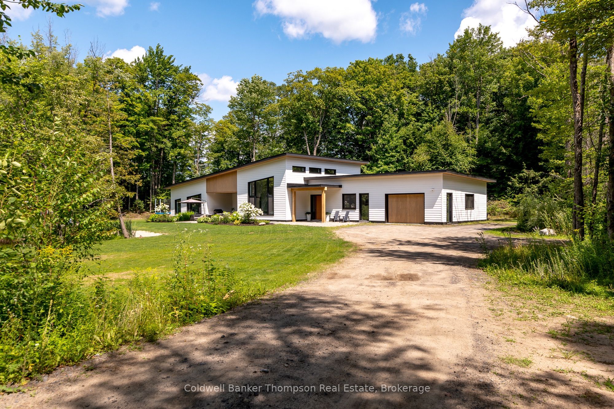 753 Williamsport Road, Huntsville, ON P1H 2J4