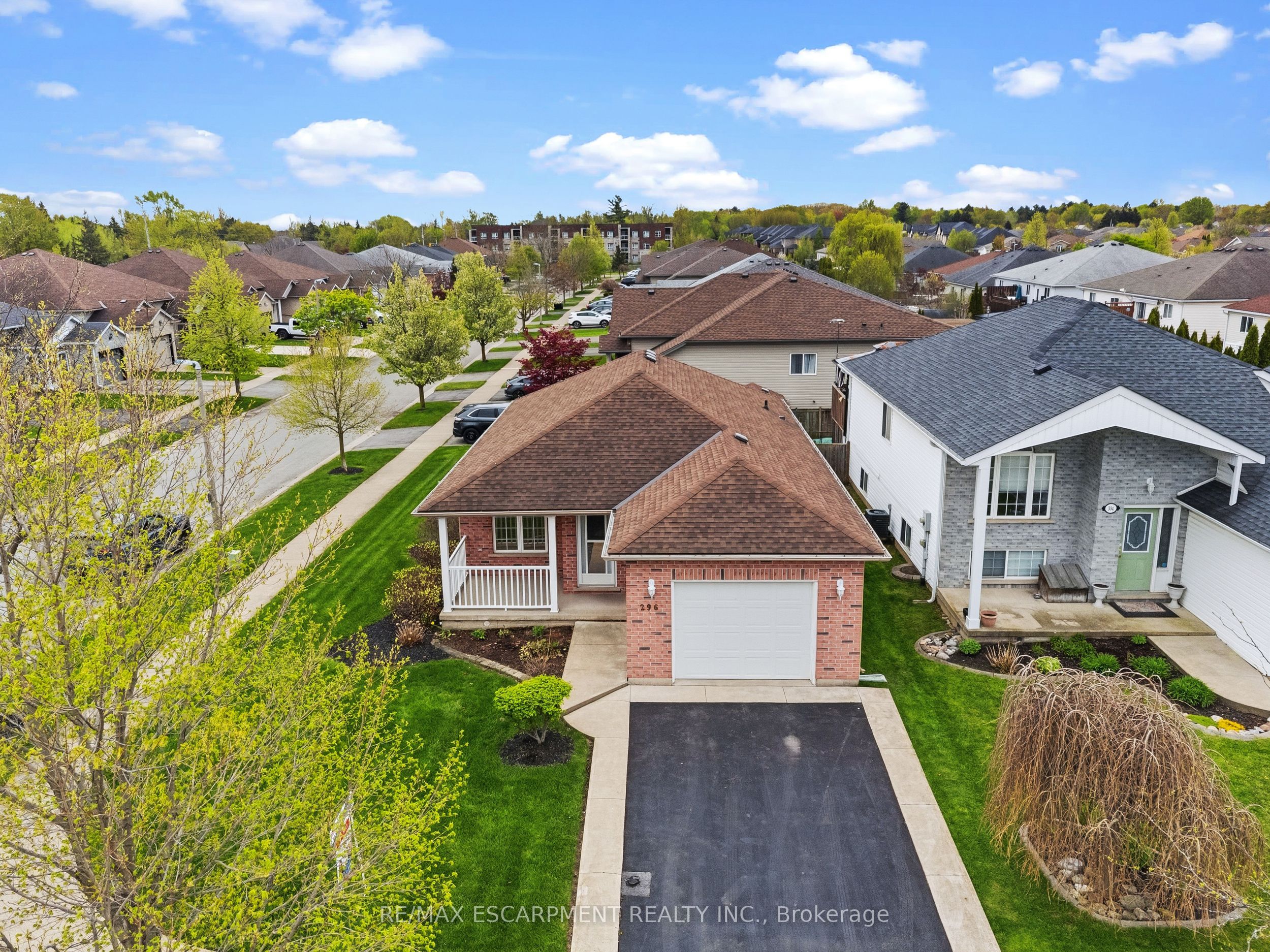 296 Autumn Crescent, Welland, ON L3C 7K1